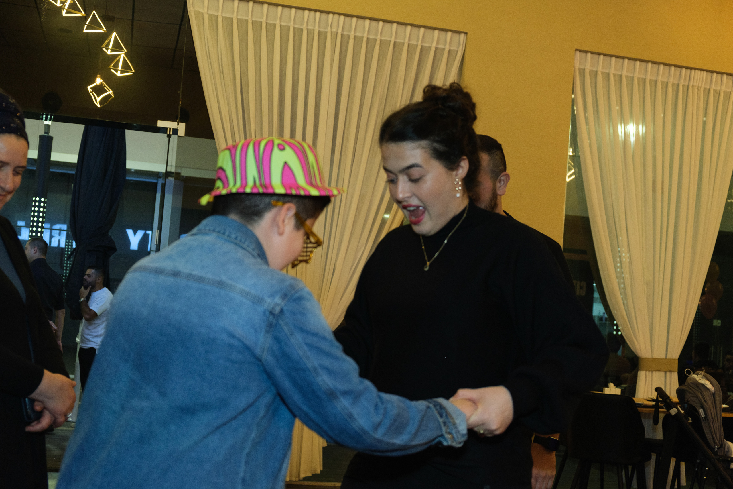 Birthday. Middle East Photo Agency סוכנות צילום המזרח התיכון — צילום מקצועי והדפסת מגנטים לאירועים