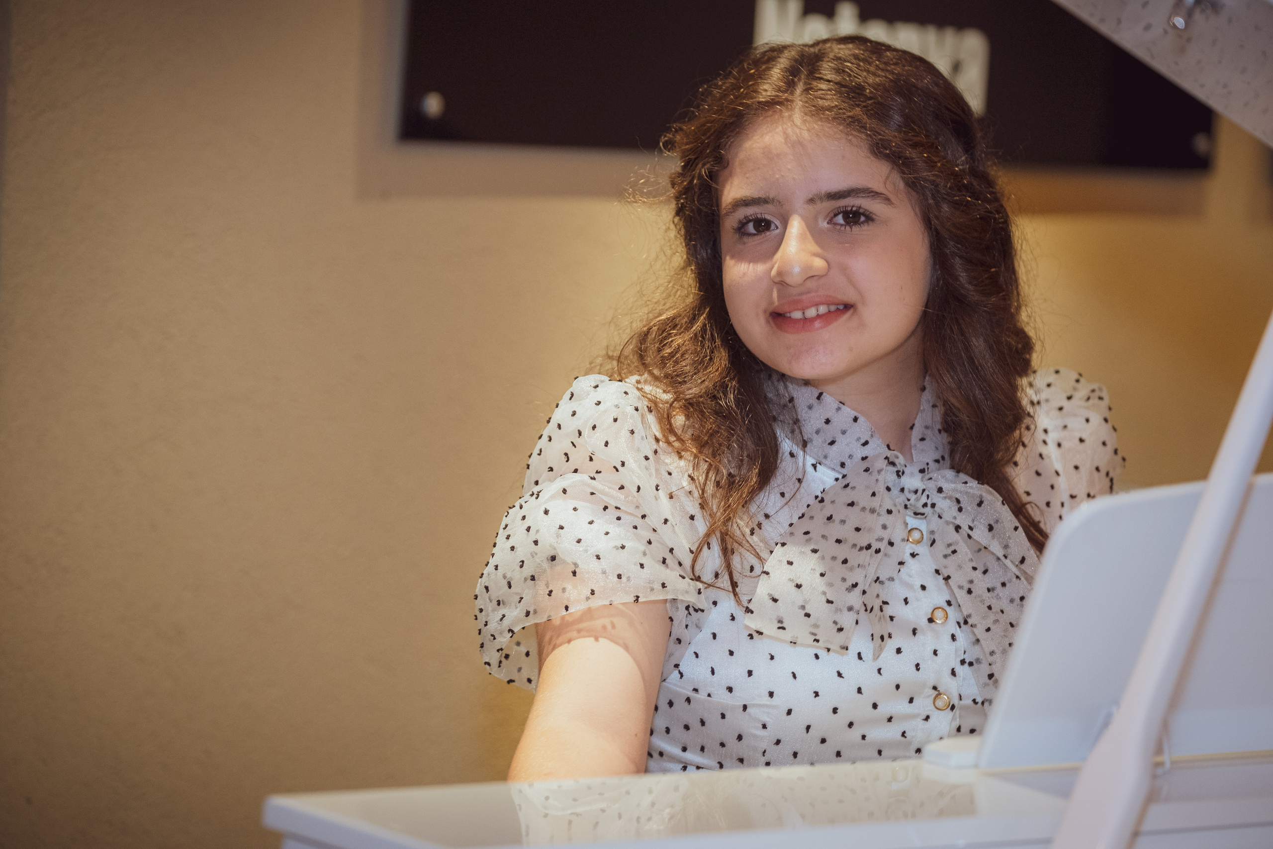 Birthday party. Middle East Photo Agency — Weddings, Bar & Bat Mitzvahs, Brit Milah, Theater, Magnets, Portraits