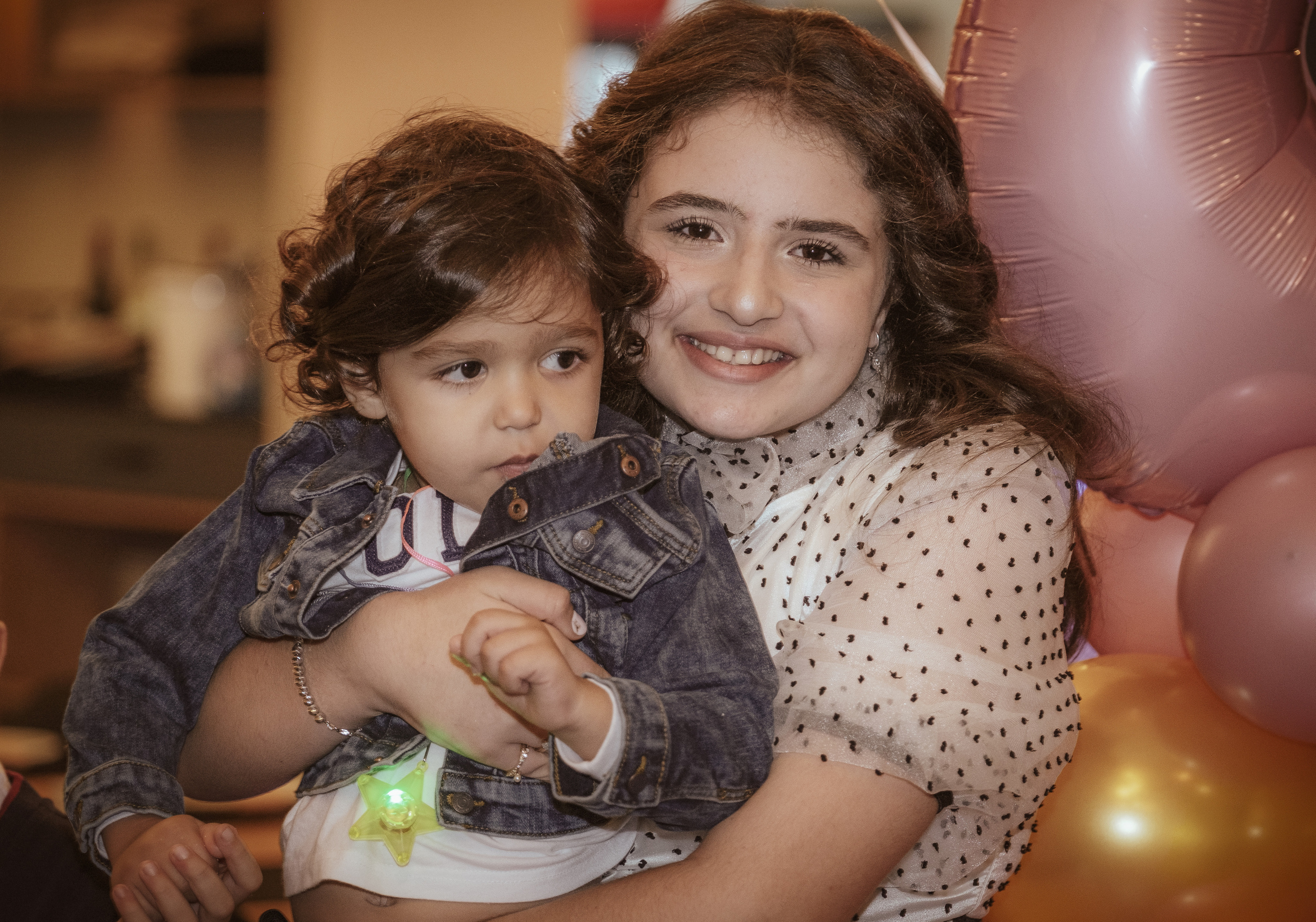 Birthday party. Middle East Photo Agency — Weddings, Bar & Bat Mitzvahs, Brit Milah, Theater, Magnets, Portraits