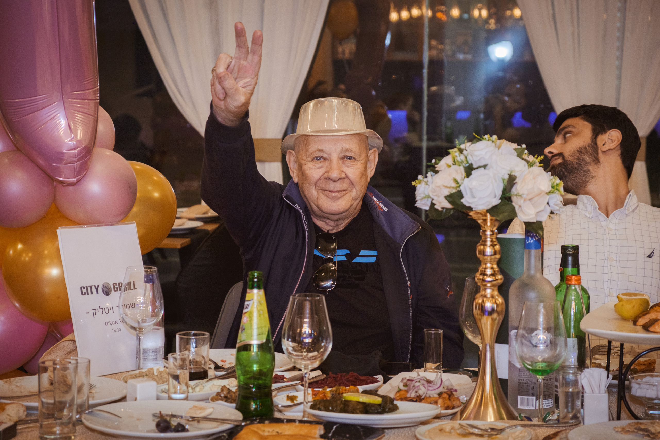 Birthday. Middle East Photo Agency סוכנות צילום המזרח התיכון — צילום מקצועי והדפסת מגנטים לאירועים