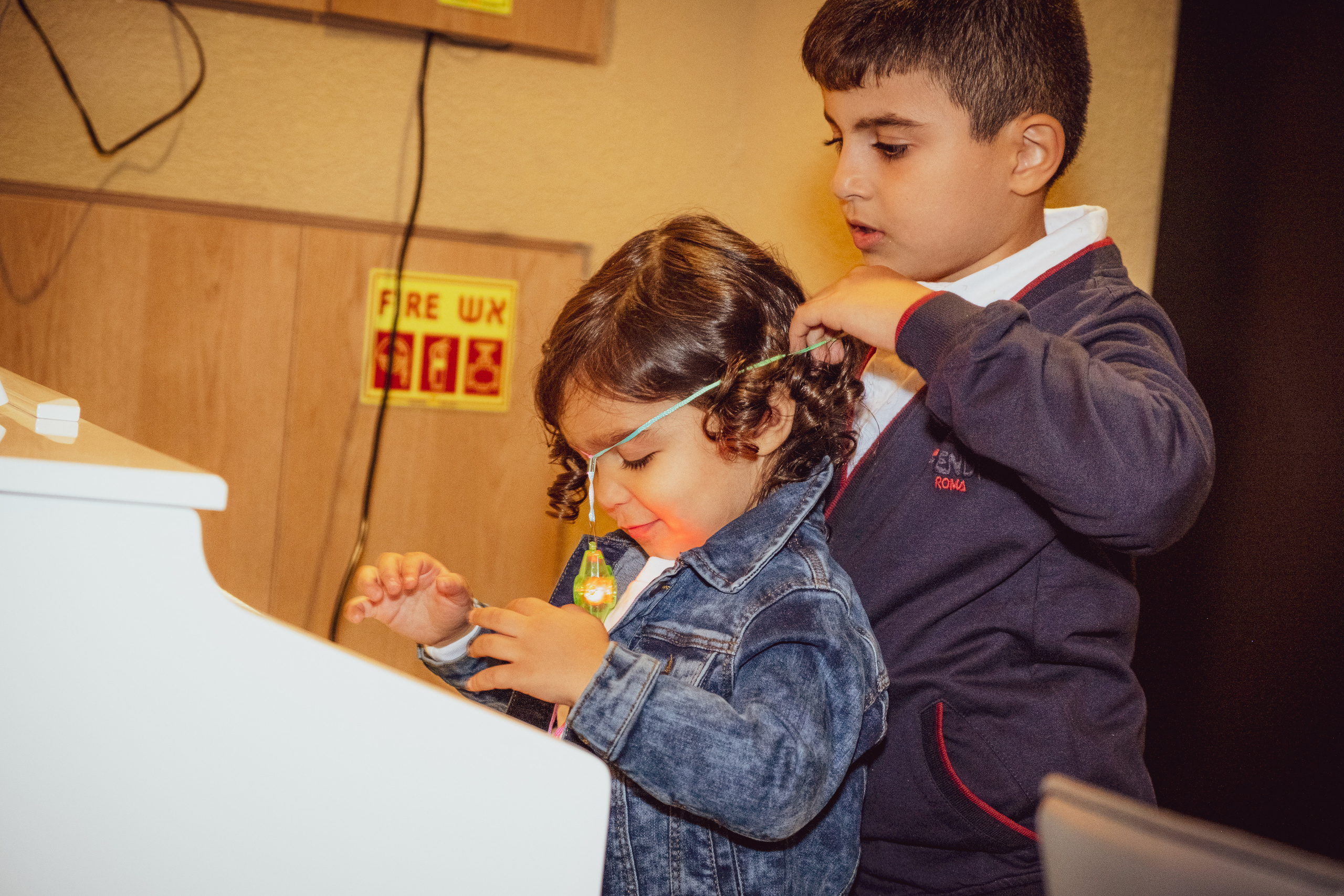 Birthday party. Middle East Photo Agency — Weddings, Bar & Bat Mitzvahs, Brit Milah, Theater, Magnets, Portraits