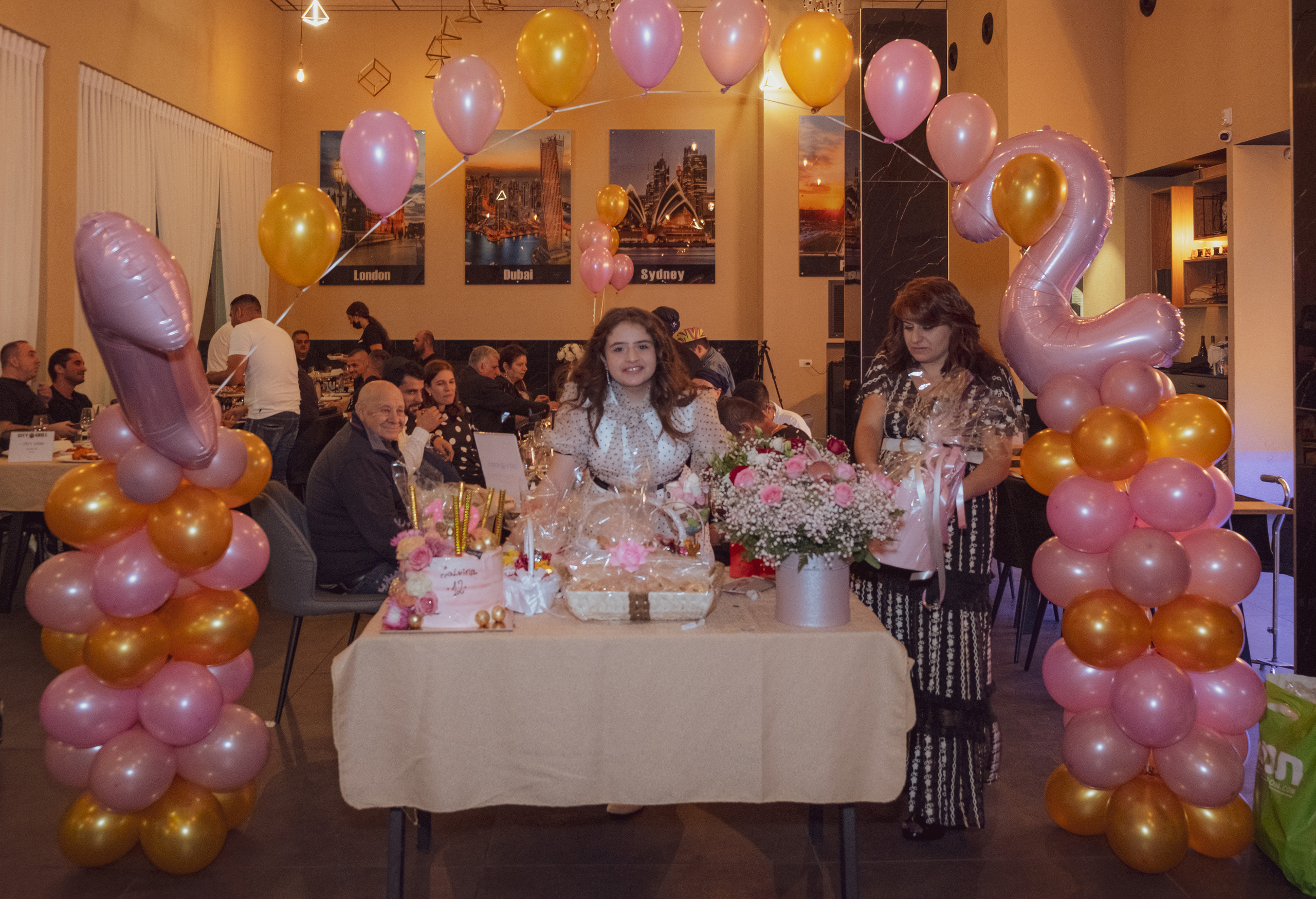 Birthday party. Middle East Photo Agency — Weddings, Bar & Bat Mitzvahs, Brit Milah, Theater, Magnets, Portraits