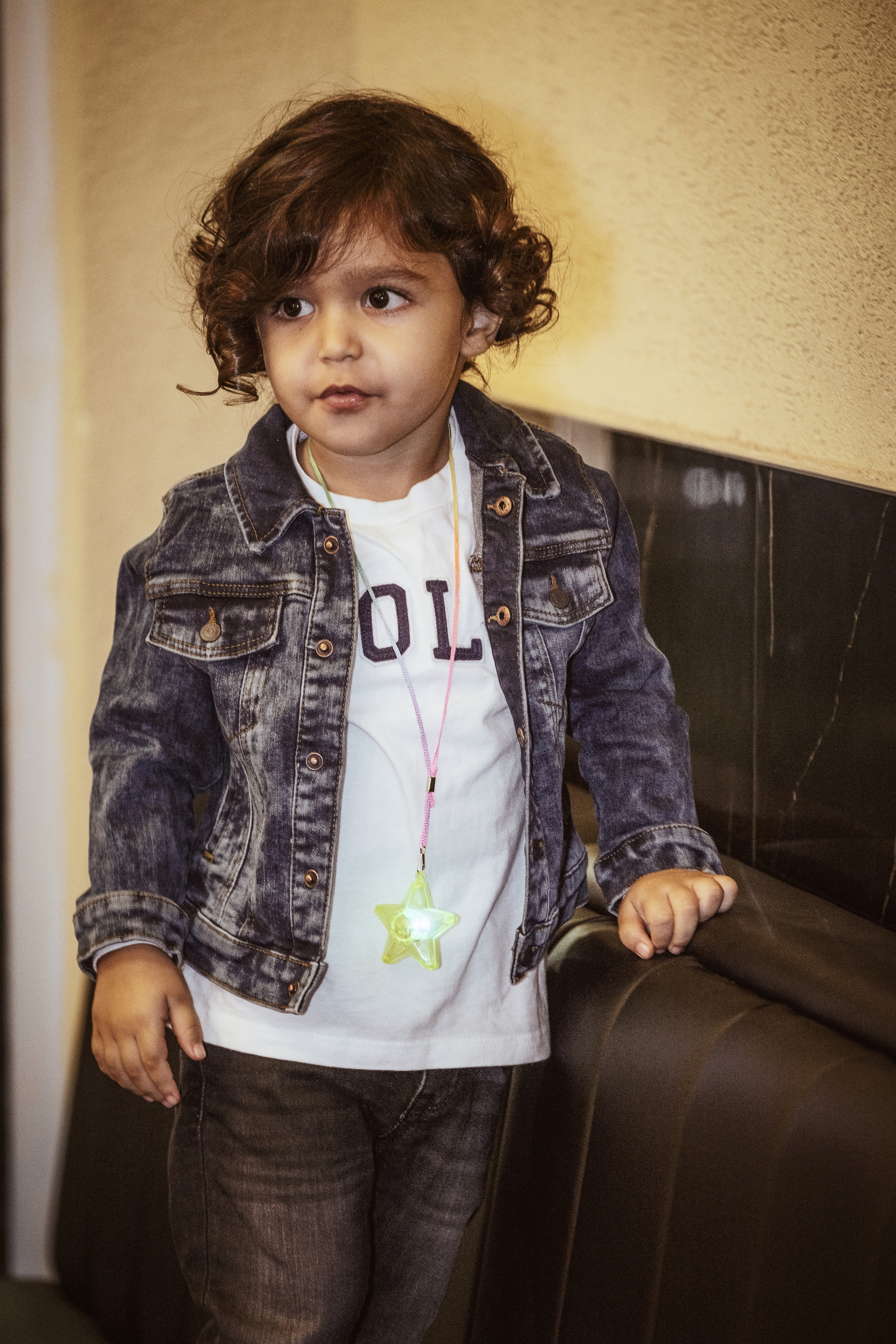 Birthday party. Middle East Photo Agency — Weddings, Bar & Bat Mitzvahs, Brit Milah, Theater, Magnets, Portraits