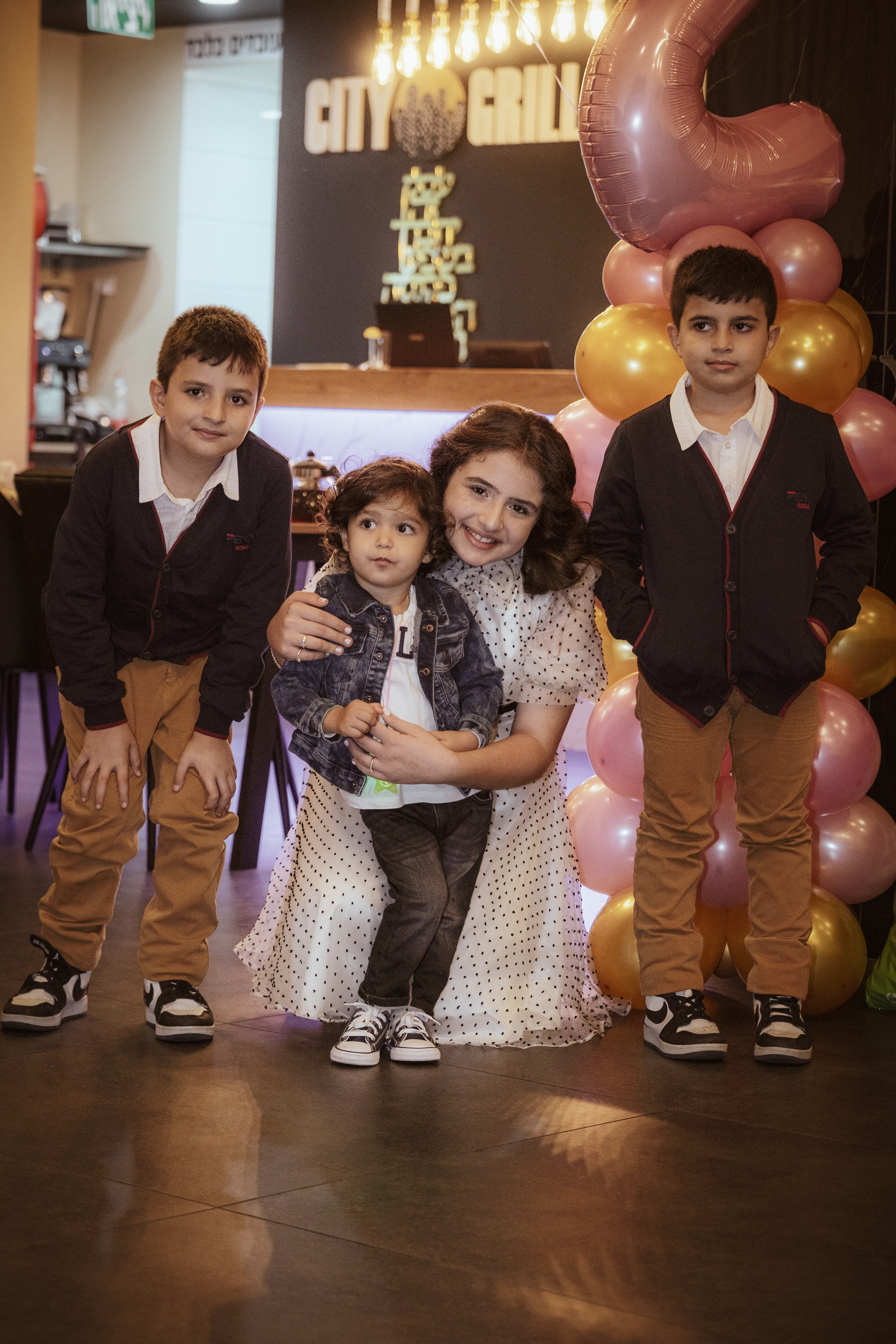 Birthday party. Middle East Photo Agency — Weddings, Bar & Bat Mitzvahs, Brit Milah, Theater, Magnets, Portraits