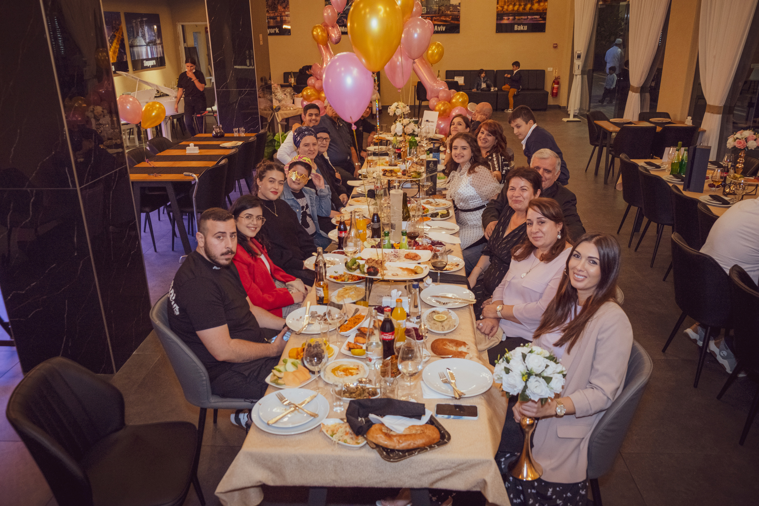 Birthday party. Middle East Photo Agency — Weddings, Bar & Bat Mitzvahs, Brit Milah, Theater, Magnets, Portraits