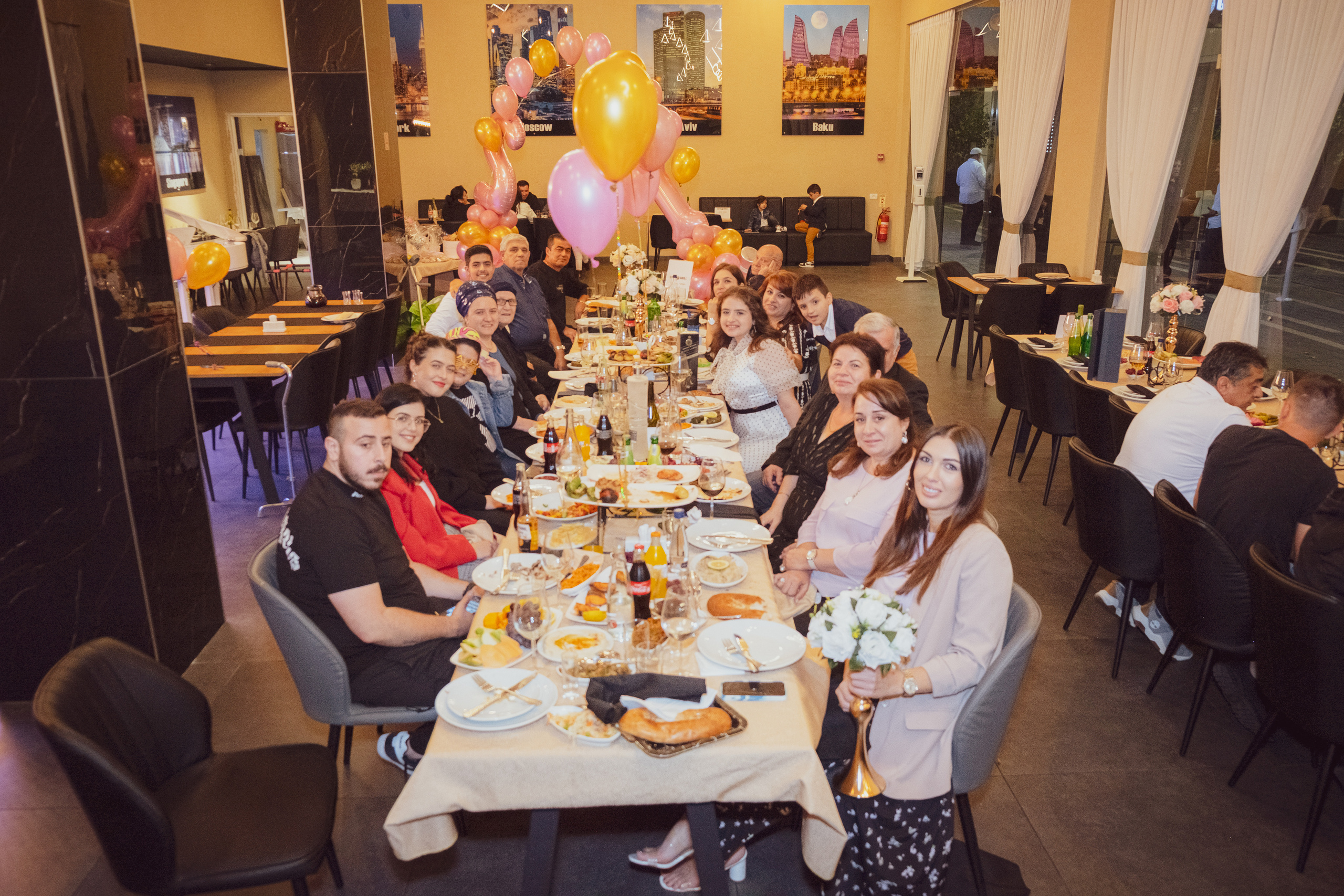 Birthday. Middle East Photo Agency סוכנות צילום המזרח התיכון — צילום מקצועי והדפסת מגנטים לאירועים