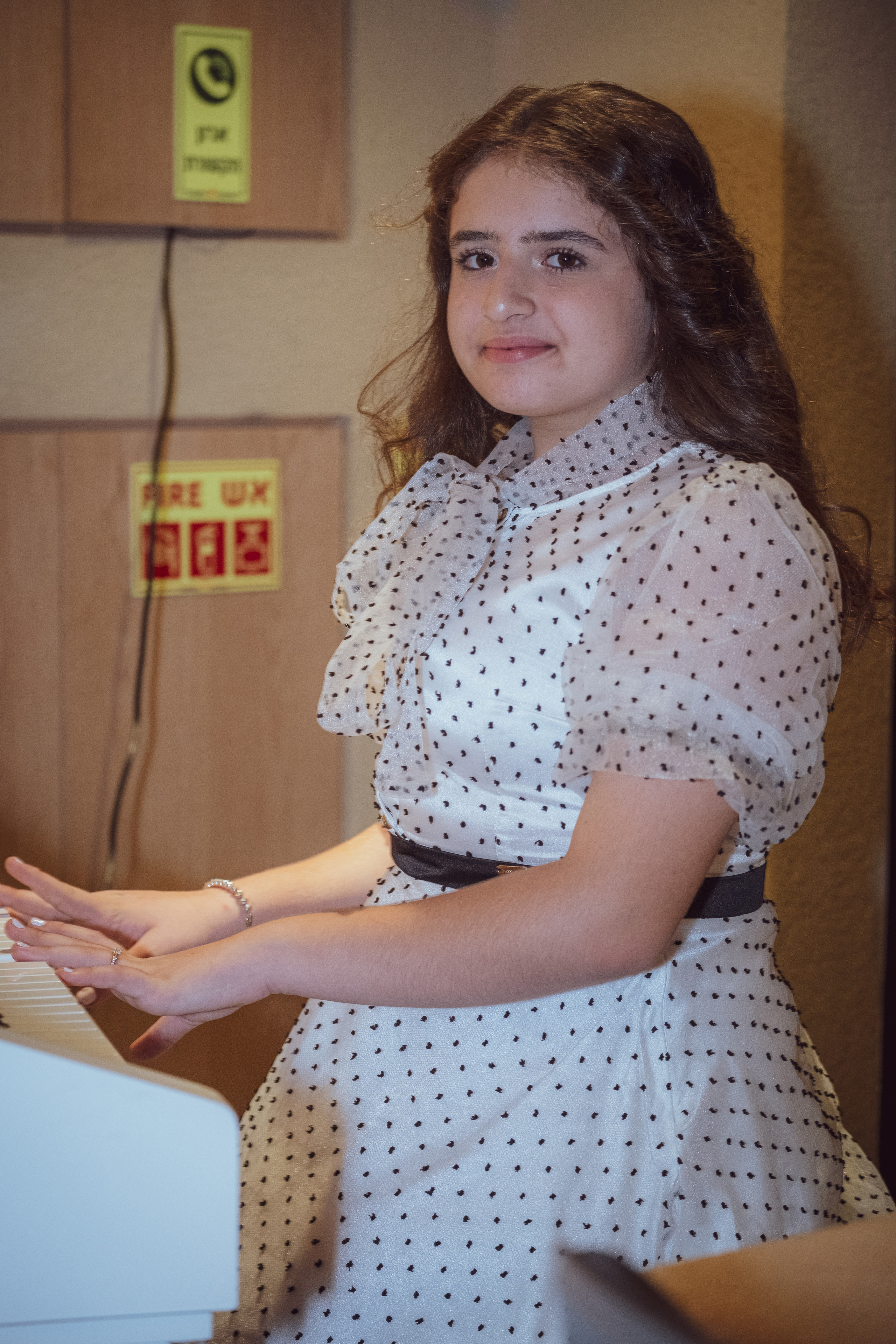 Birthday party. Middle East Photo Agency — Weddings, Bar & Bat Mitzvahs, Brit Milah, Theater, Magnets, Portraits