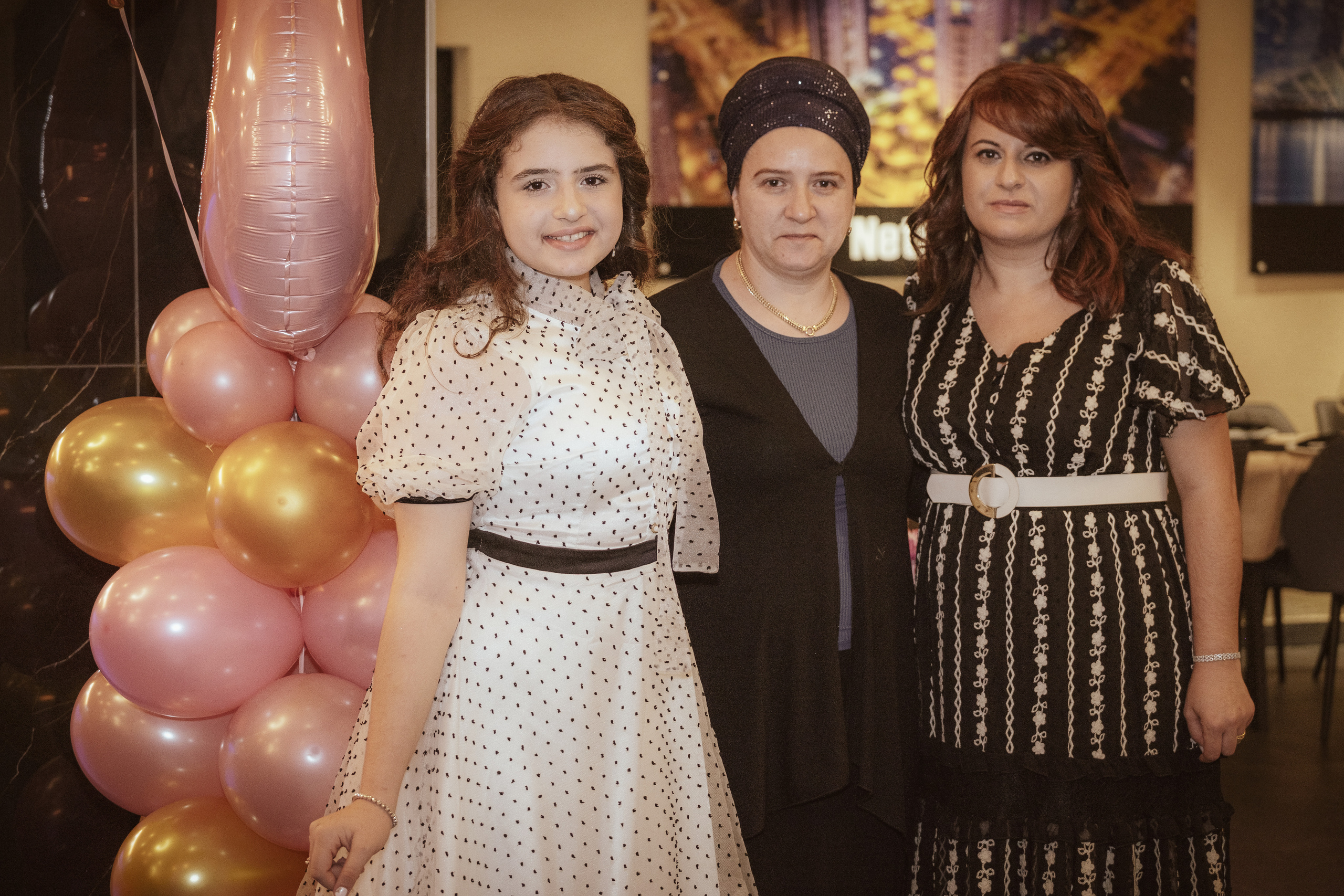 Birthday party. Middle East Photo Agency — Weddings, Bar & Bat Mitzvahs, Brit Milah, Theater, Magnets, Portraits