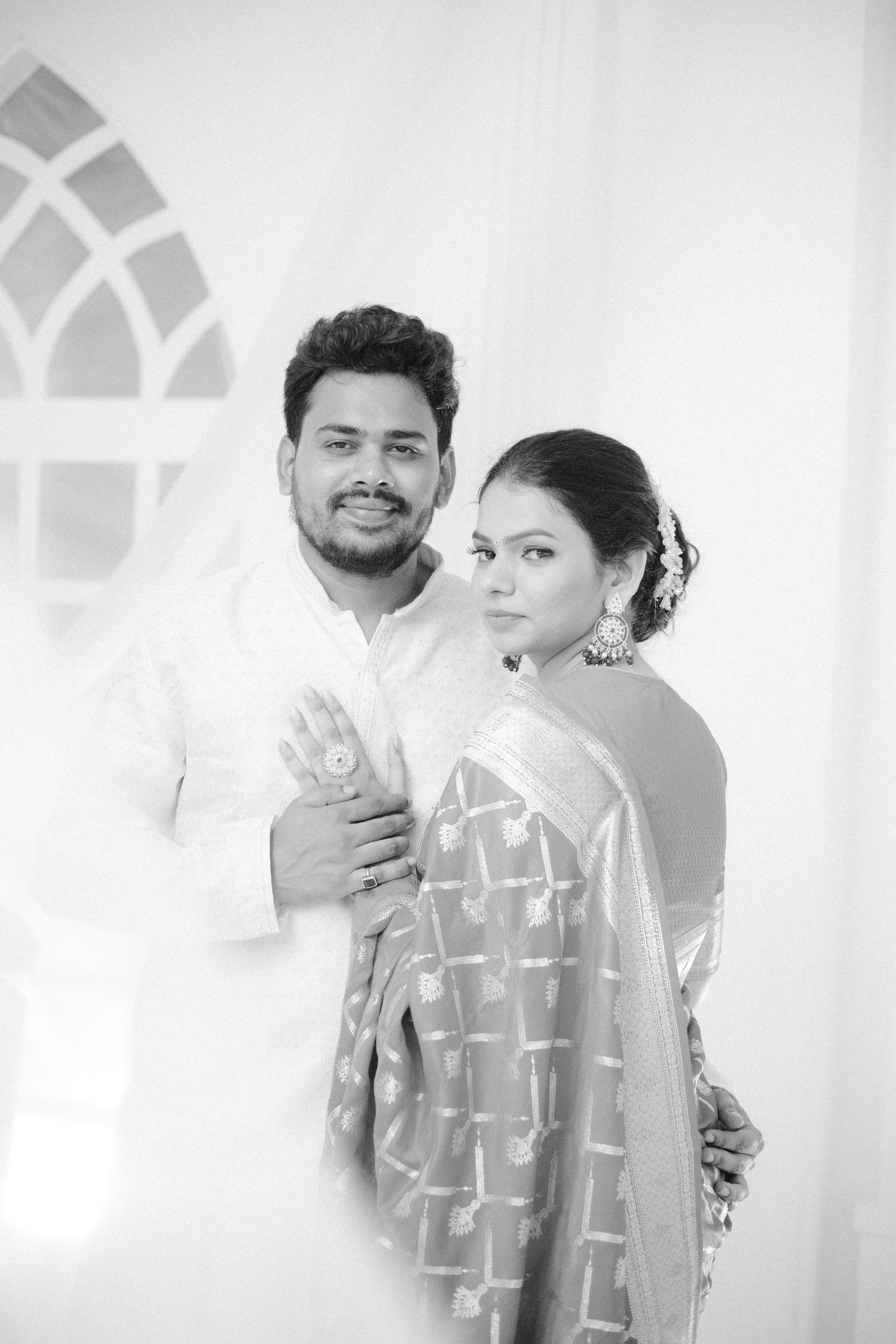 COUPLE SESSIONS. Love Emotions Weddings