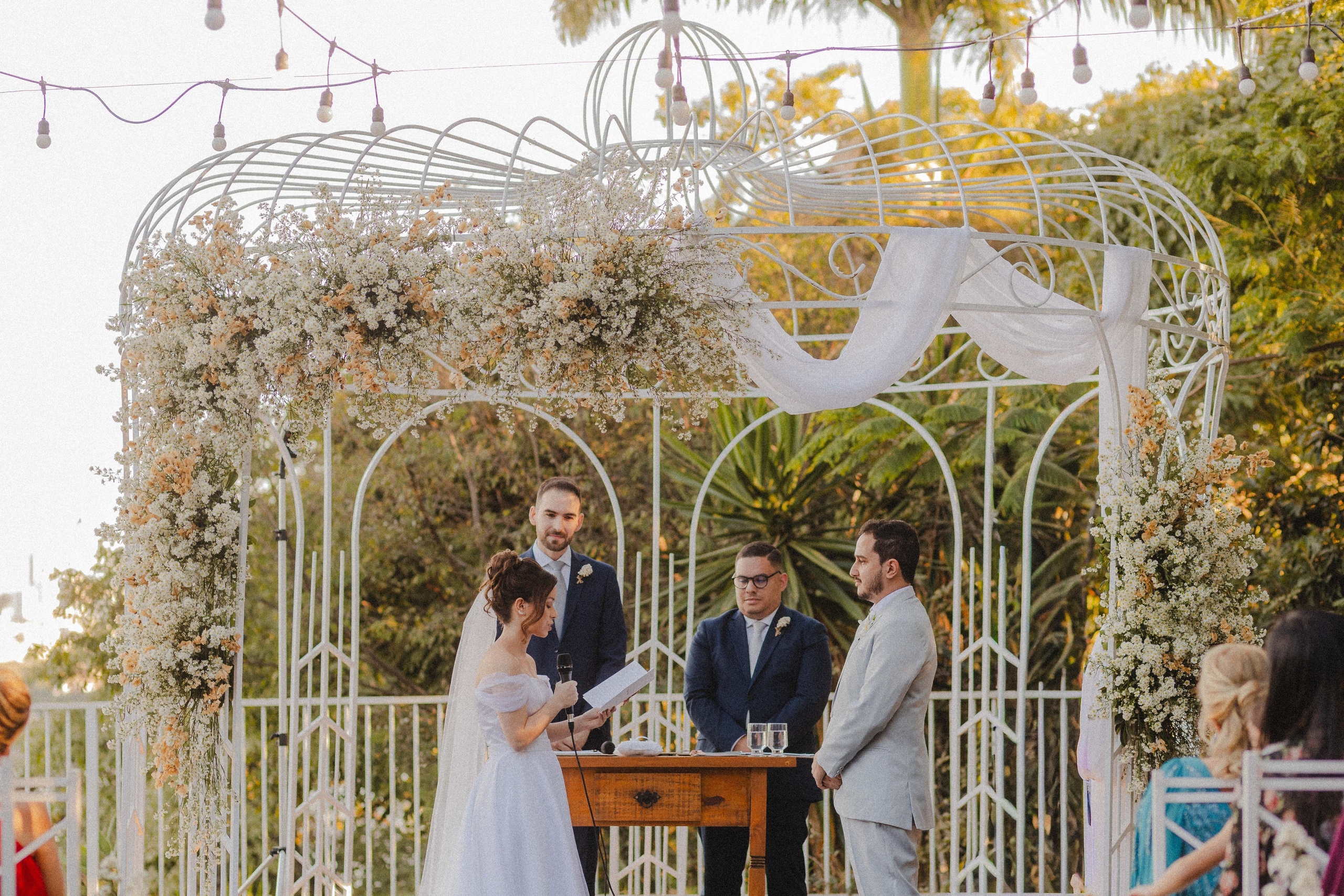 C & H — Leve, calmo e romântico. Fotografia de casamento em Belo Horizonte