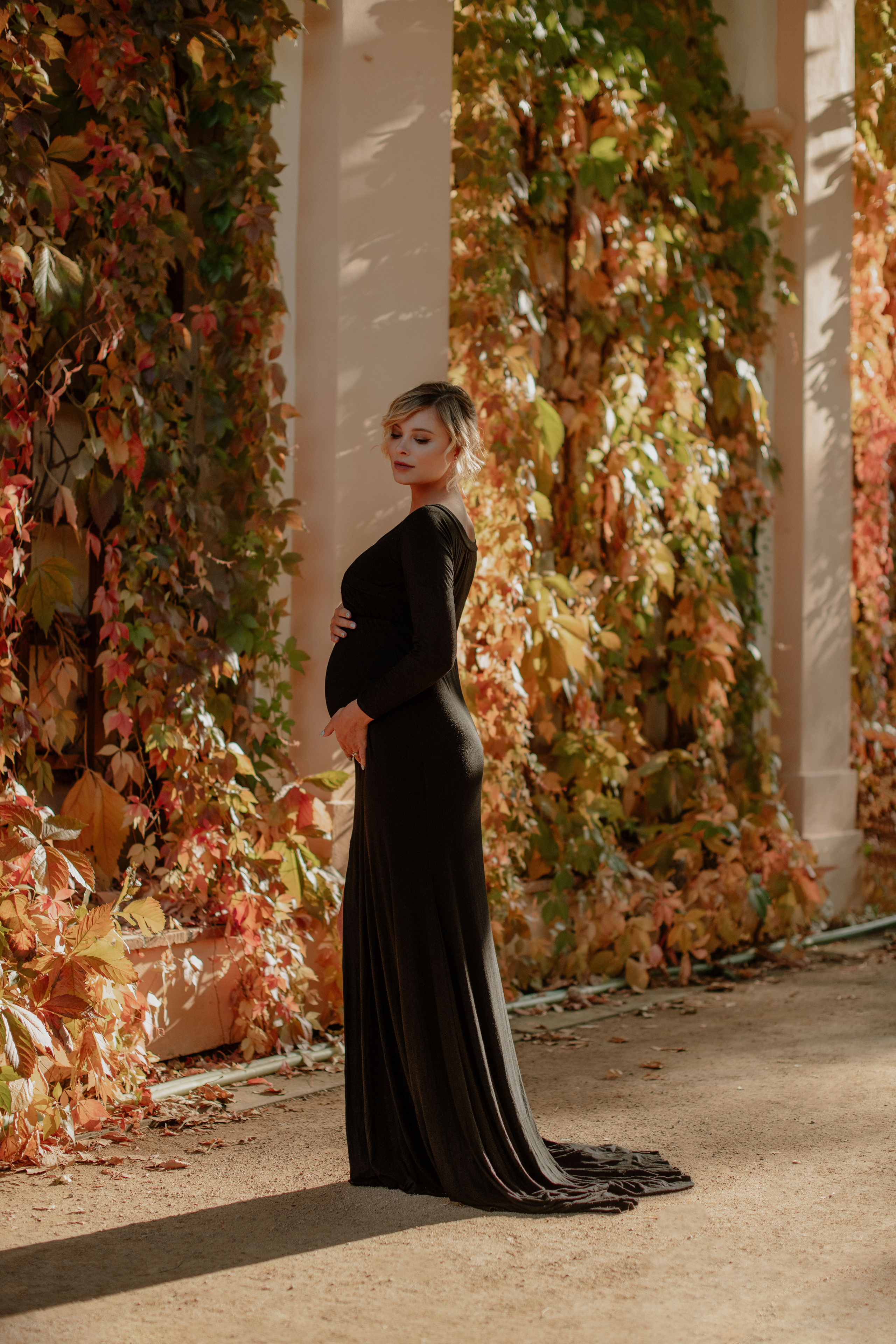 Pregnancy photography. Professional photographer in Prague Anastasia Haritonova