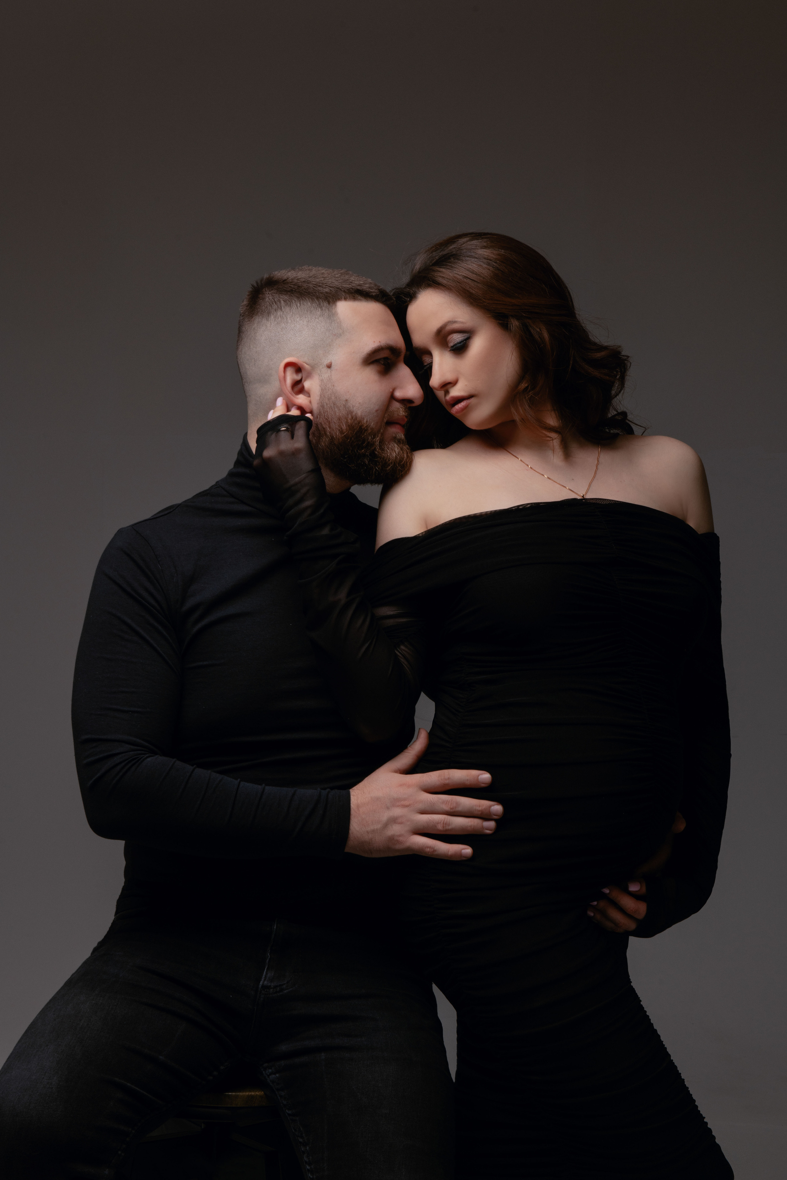 Pregnancy photography. Professional photographer in Prague Anastasia Haritonova