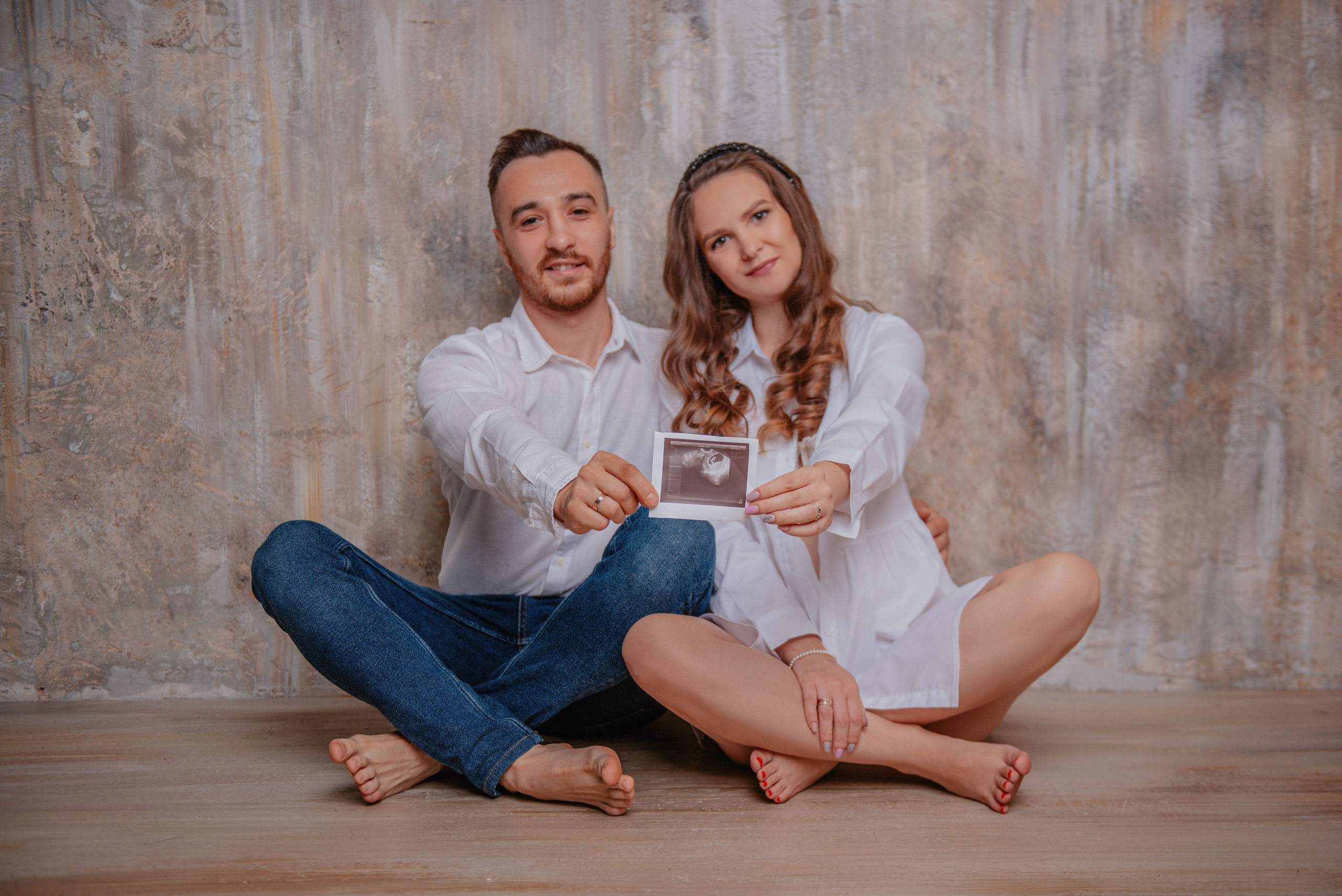 Pregnancy photography. Professional photographer in Prague Anastasia Haritonova