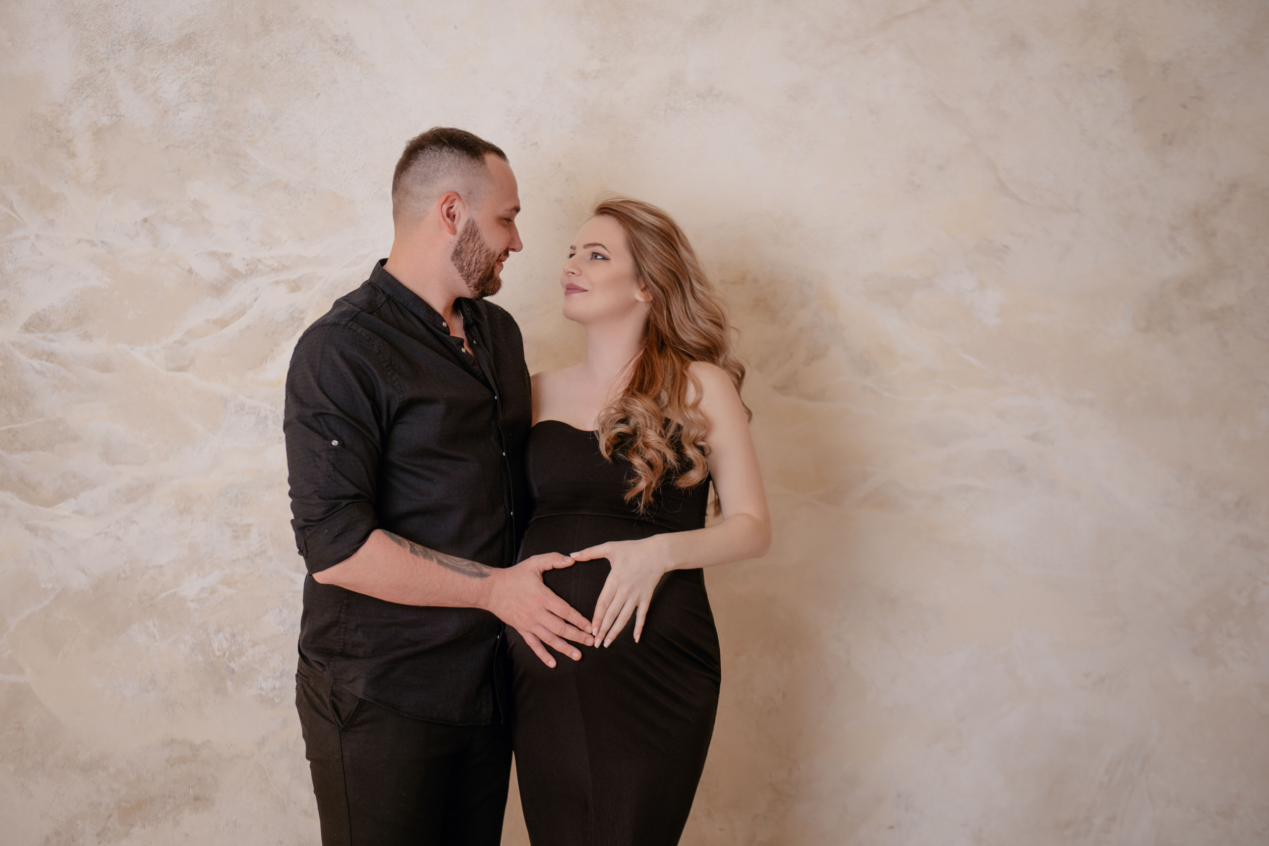 Pregnancy photography. Professional photographer in Prague Anastasia Haritonova