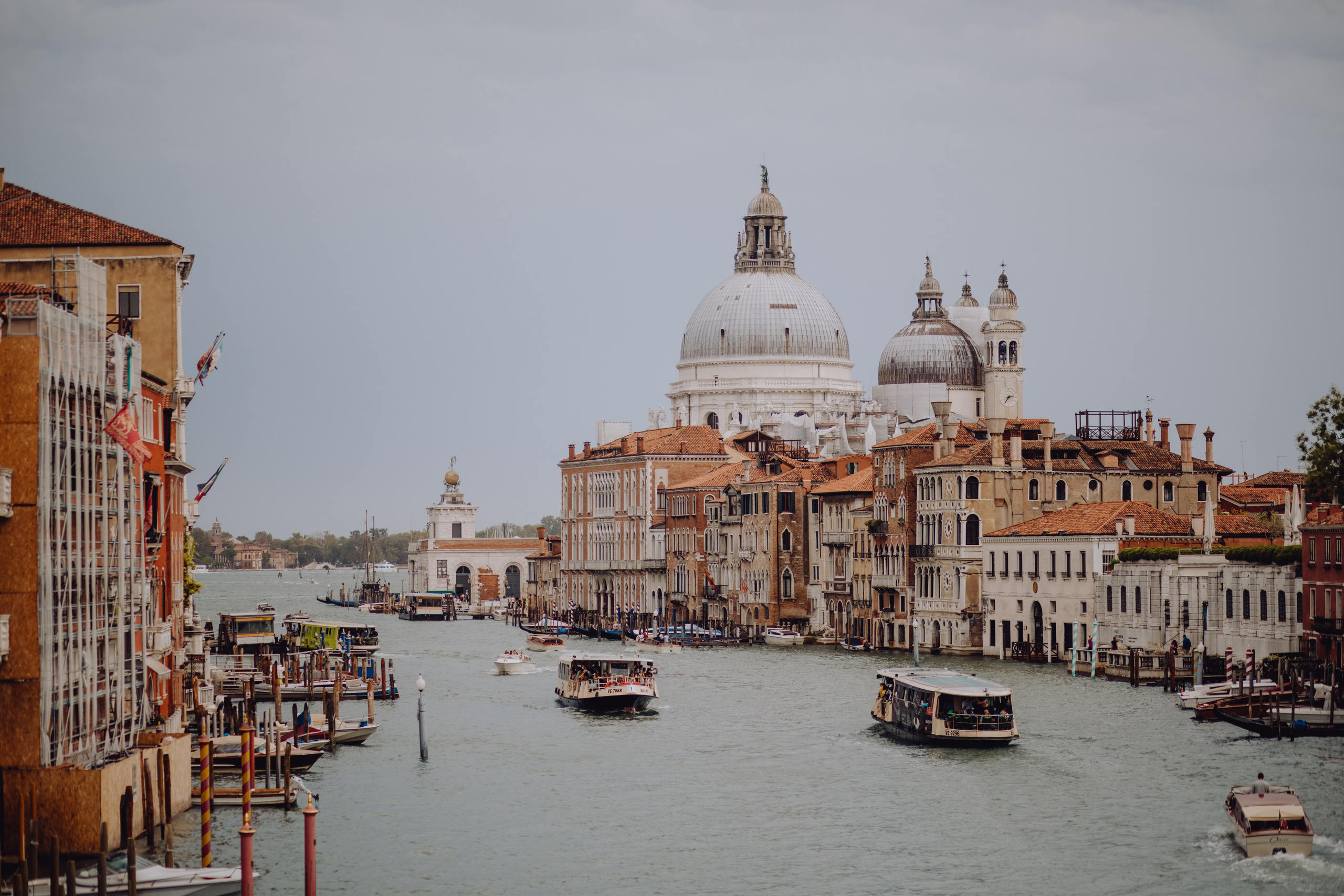 Video-Portfolio. Wedding & couple photographer from Romania Rut Vetan