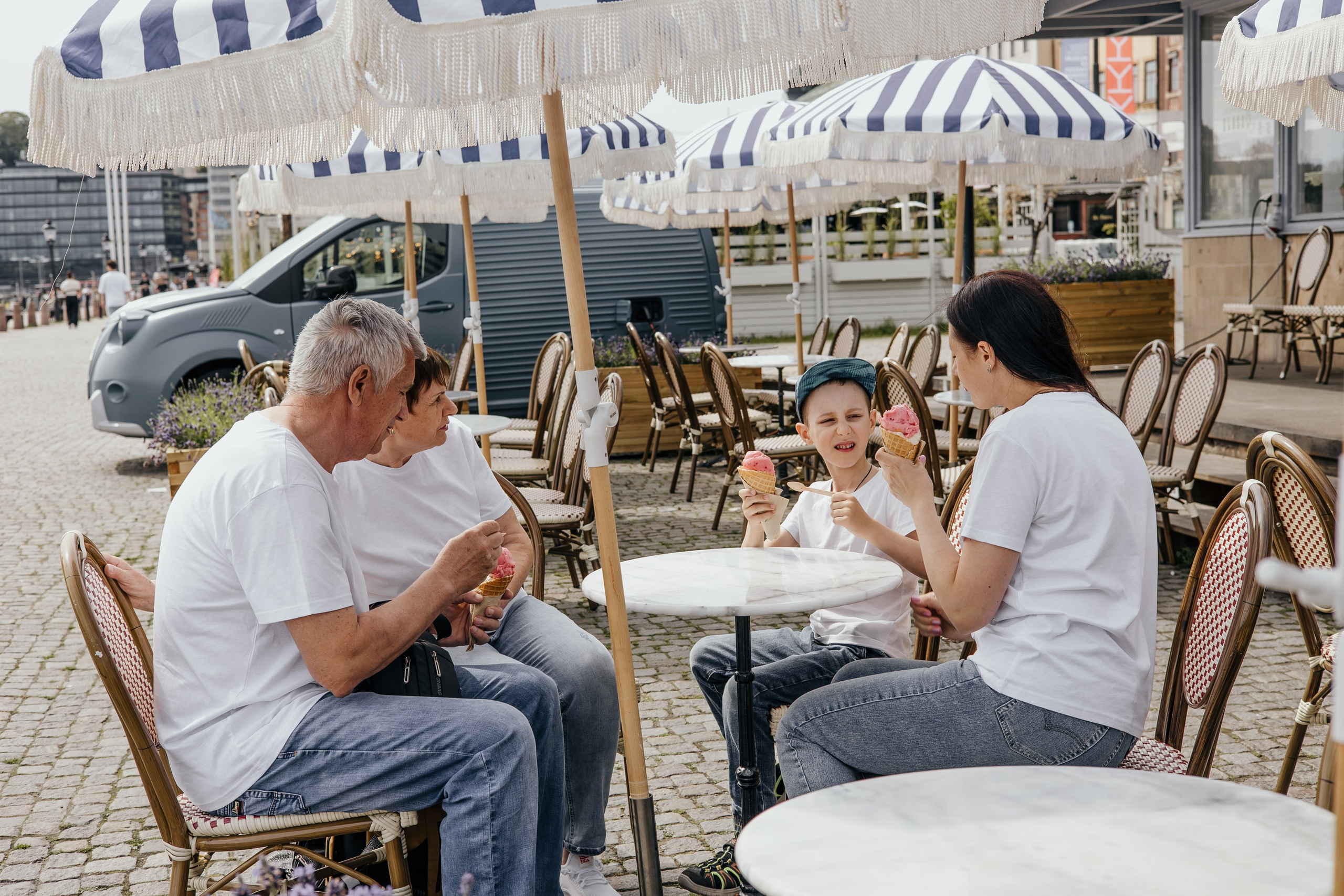 A walk for the Tatjana family. Iryna Zhyvora | Photographer | Stockholm