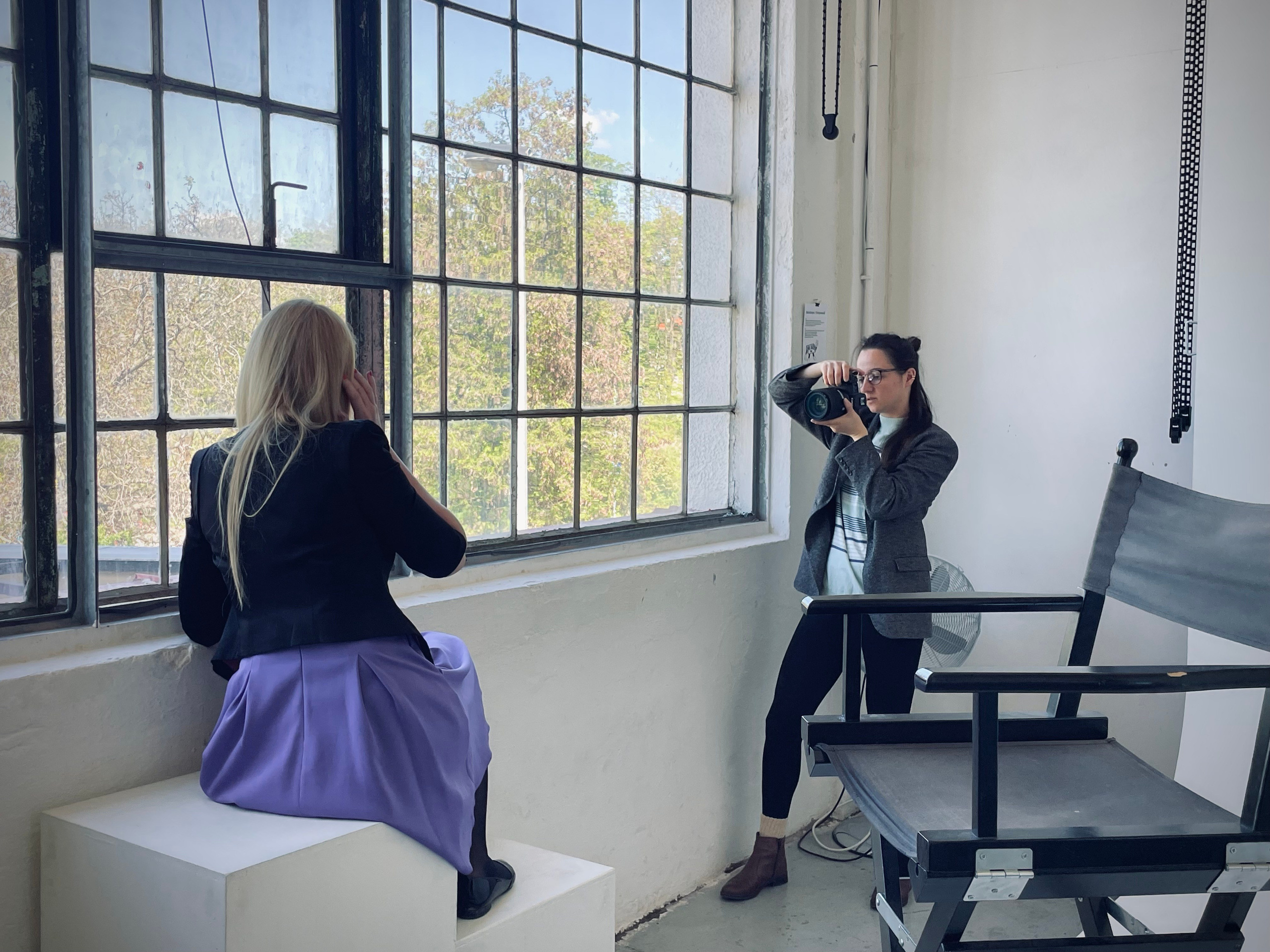 Workshop uvolnění před foťákem. Dana Lišková — Empatická fotografka | Introspektivní umělkyně | Neurodivergentní koučka| Zakladatelka Artepy.cz