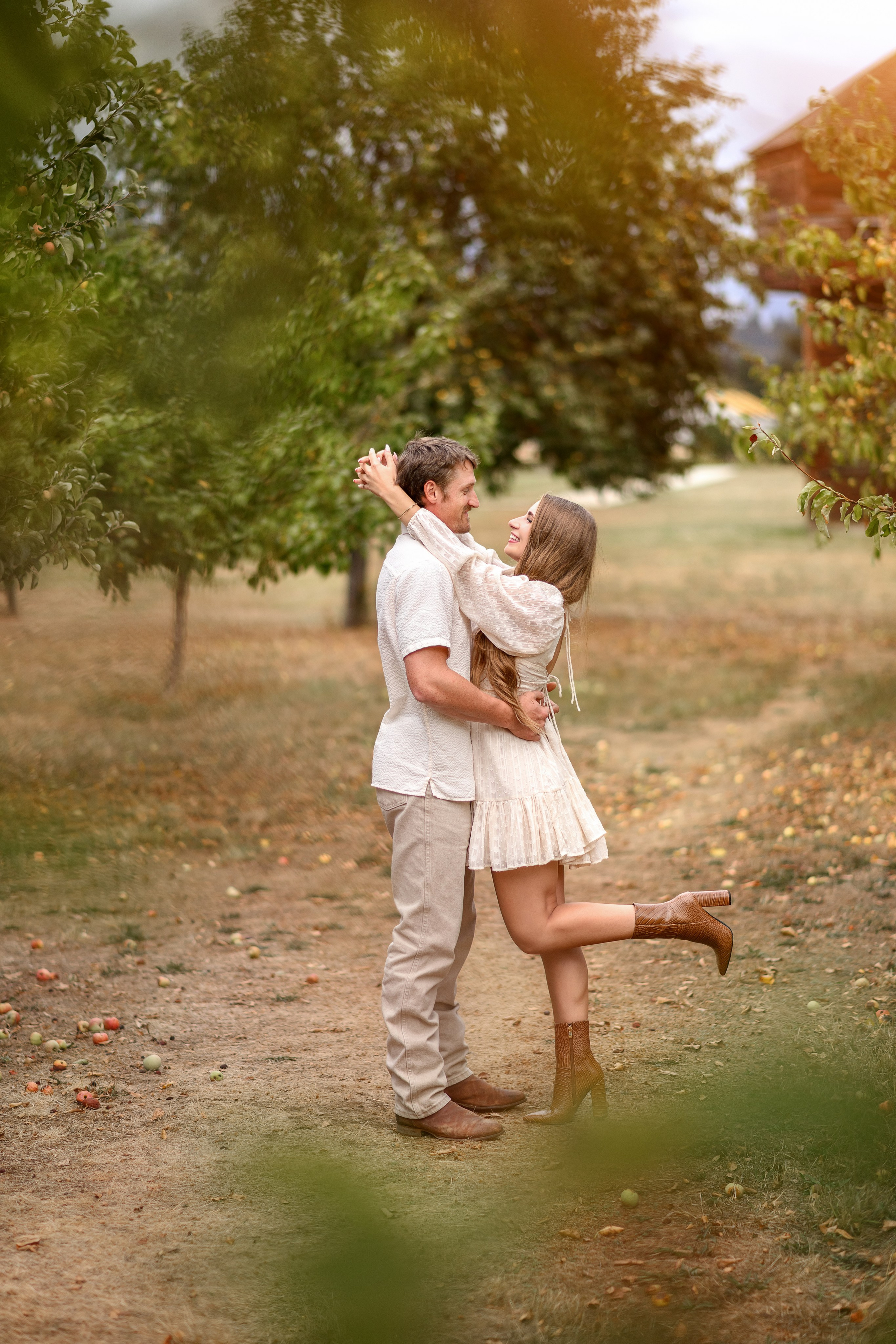 Romantic Couple Session Portland OR | Love Story. Alena Tau | Wedding & Family Photographer Vancouver WA and Portland OR
