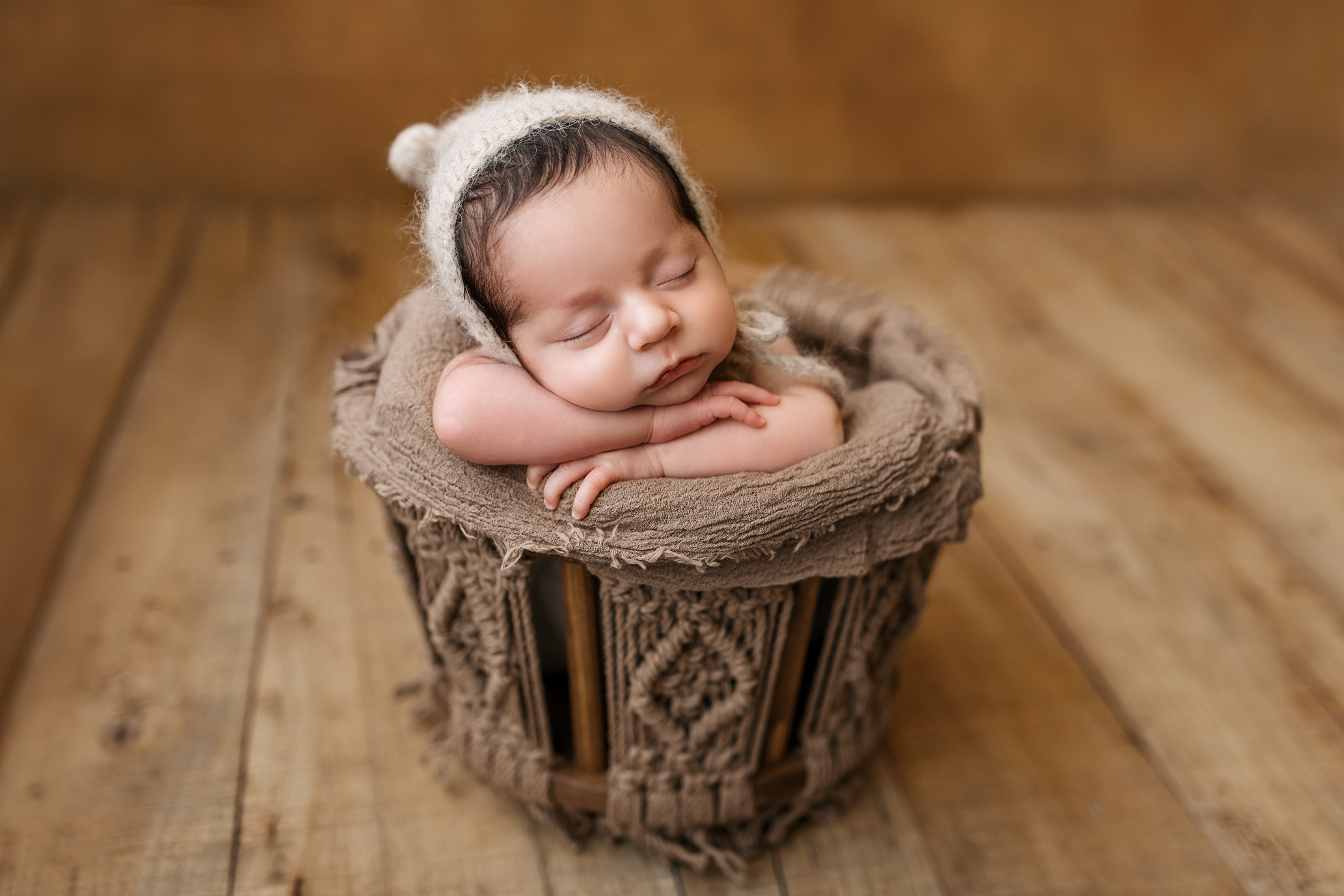 ניו בורן. צילומי הריון, ניו בורן, גיל שנה בראשון לציון -Jenya Rosso Photography