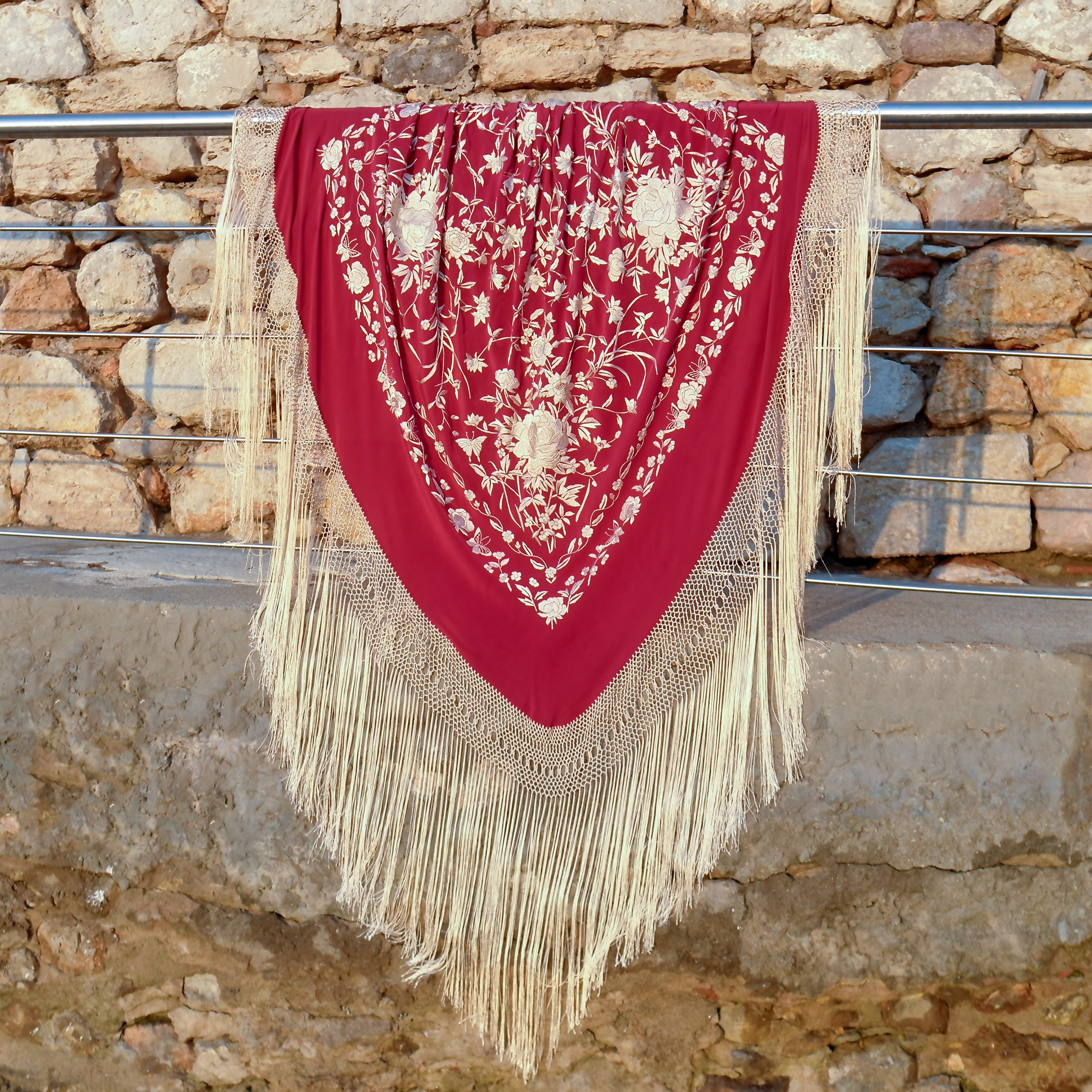 Manilashawlrose. Современнные и актикварные украшения в Барселоне, Москве и Санкт-Петербурге