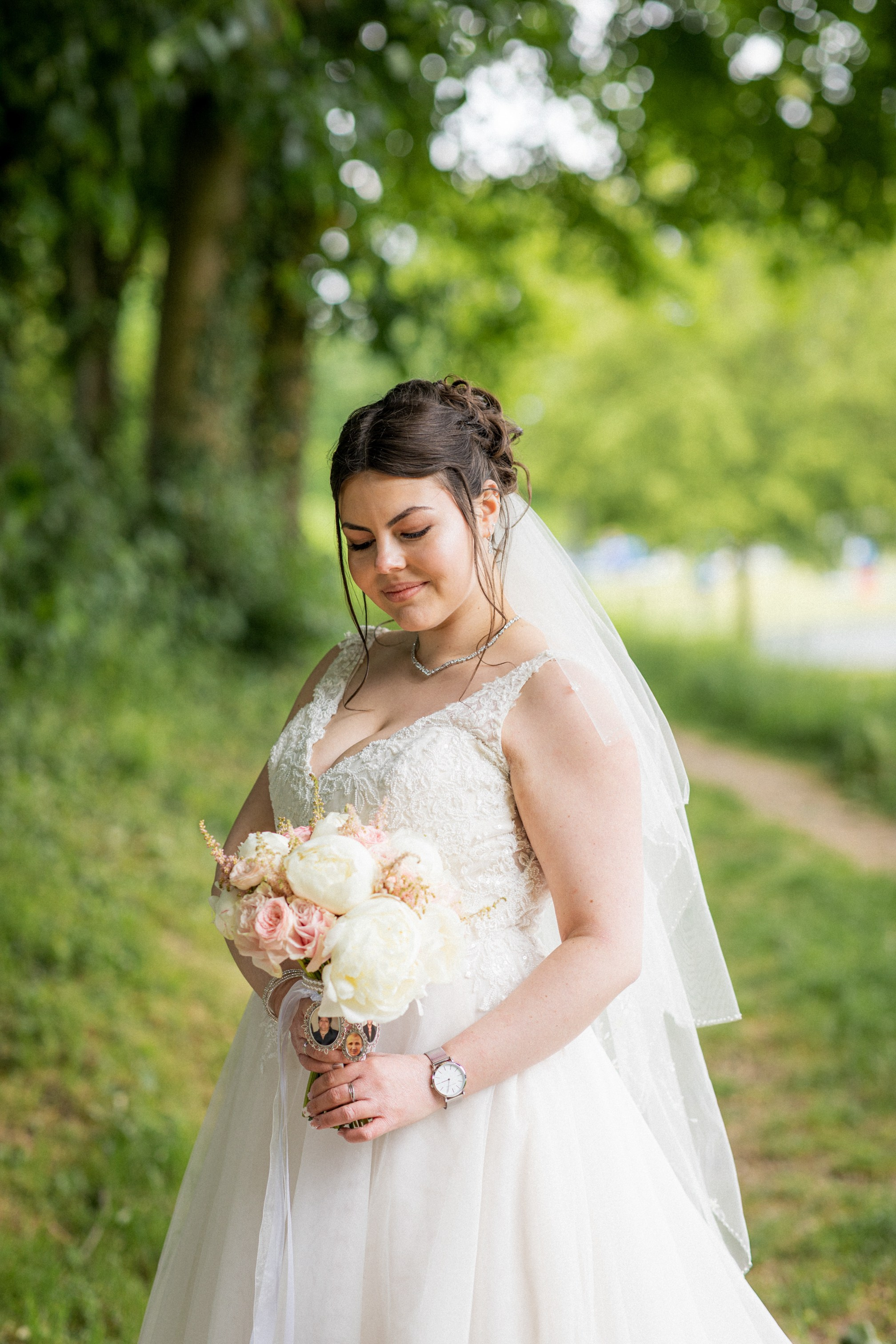 Kirchliche Trauung Salzkoten – Emotionale Hochzeitsfotos & Reportagen. Hochzeitsfotografin in Gütersloh | Authentische Hochzeitsreportagen | TK Photographie