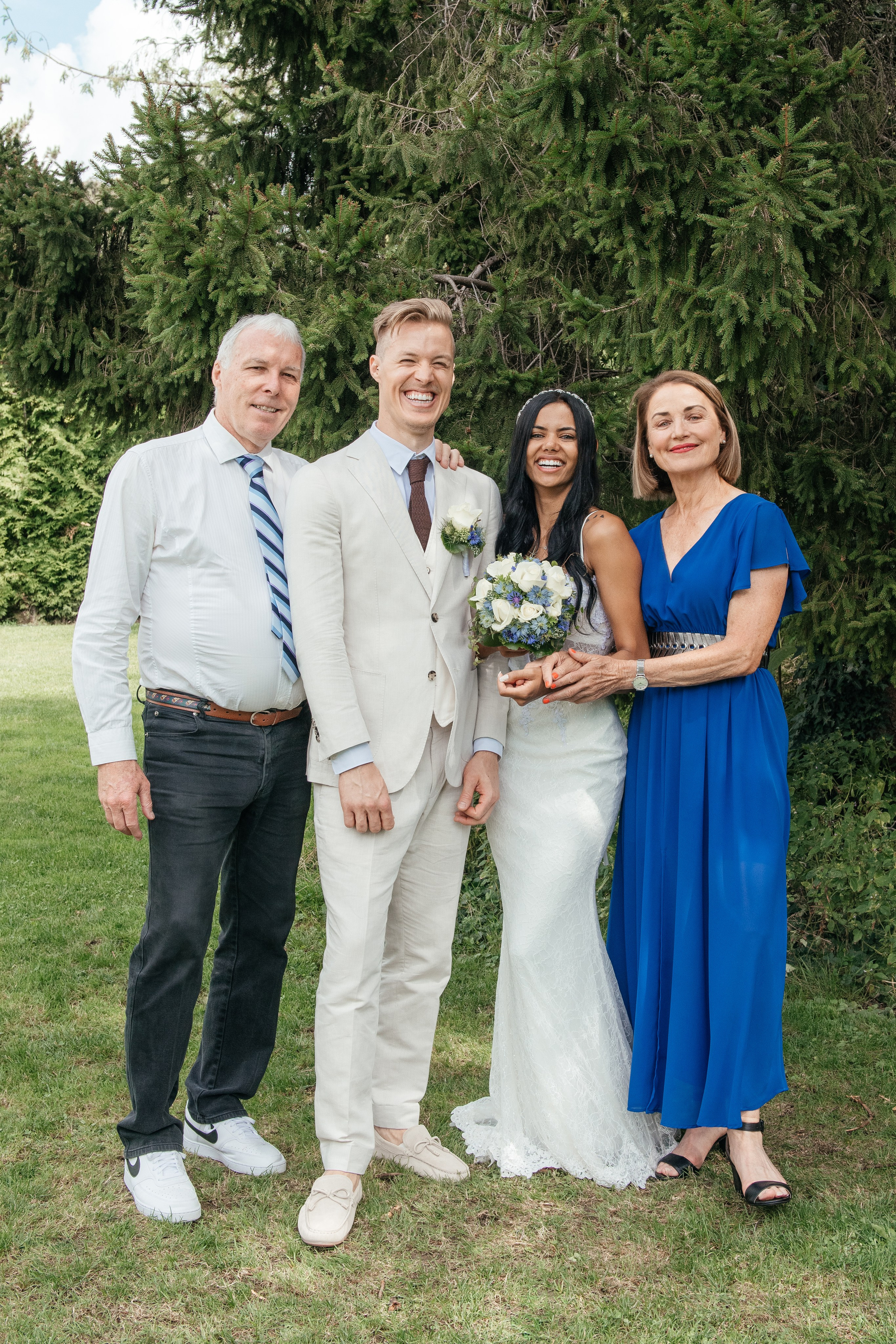 KAIANE & BENJAMIN Meilen, Switzerland. I am Elena Altendorfer. Wedding photographer in Zurich and Switzerland