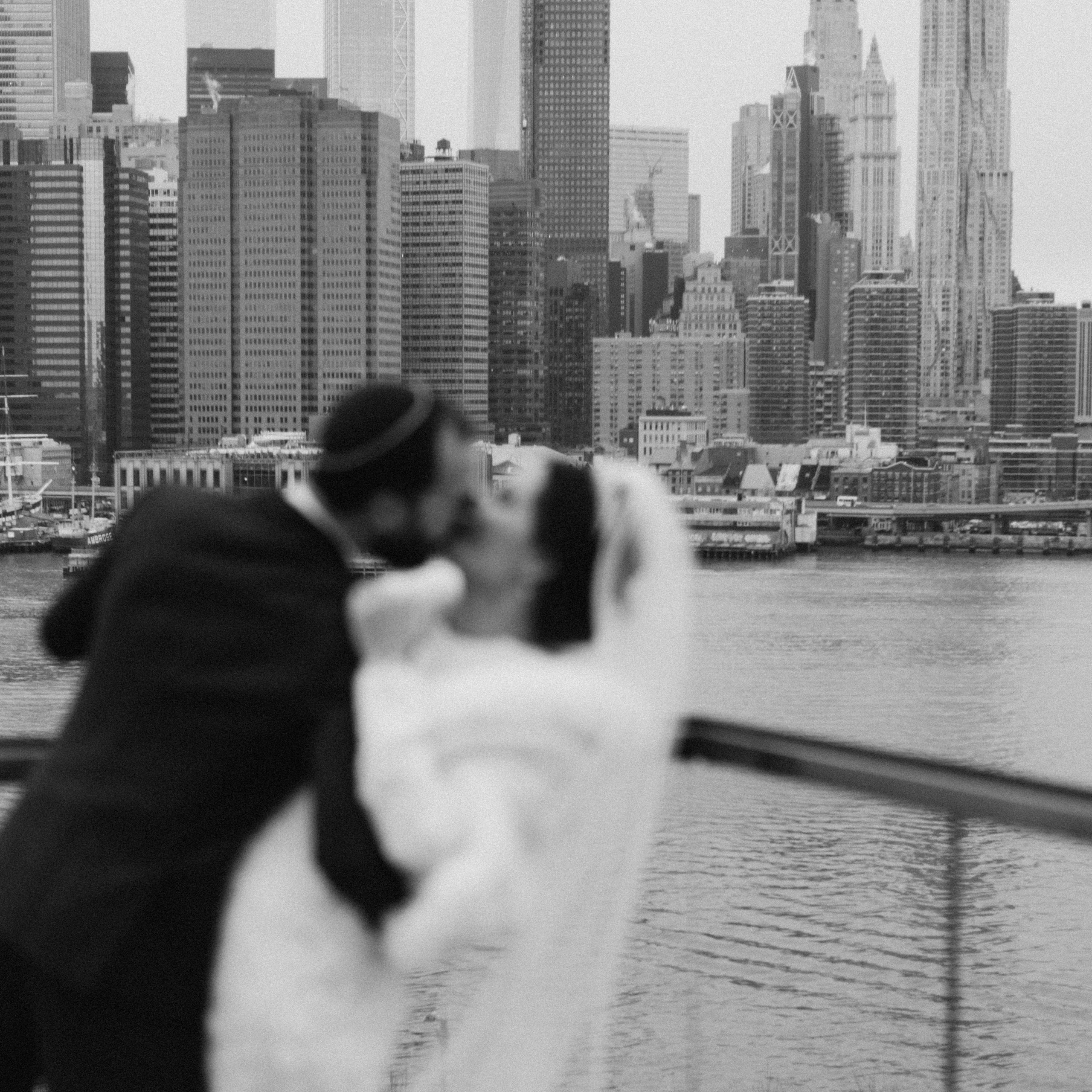 Manhattan skyline wedding photography 