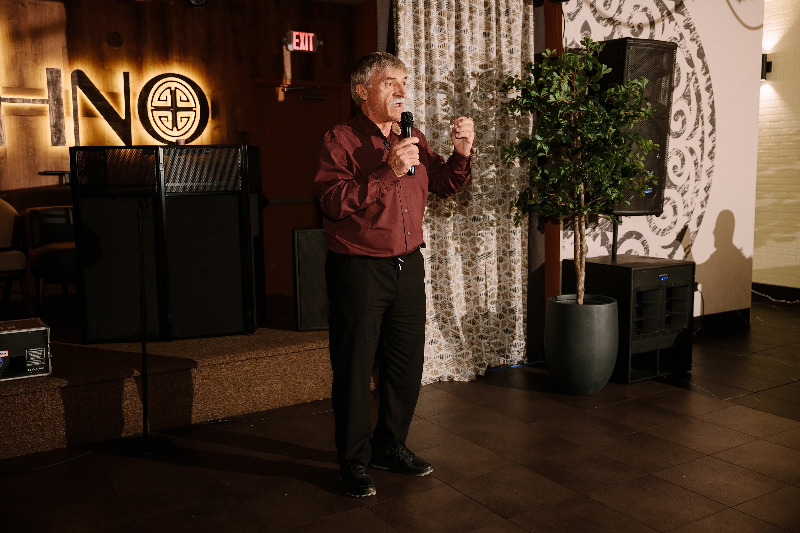 06.10.2024 Wedding Party. Wedding family event photographer in Chicago Nick Yushevich