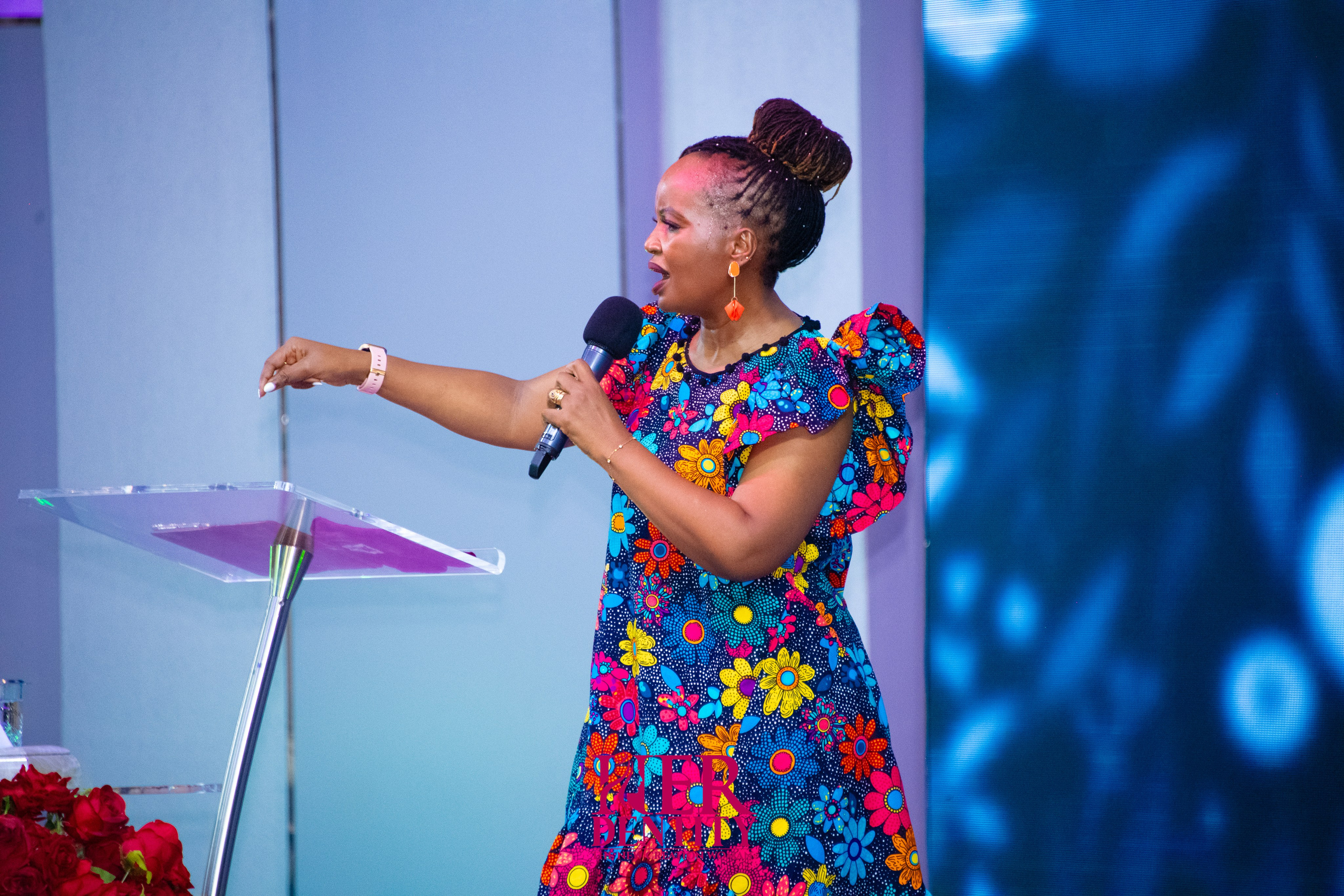 LADIES MINISTRY. Pastor Morris