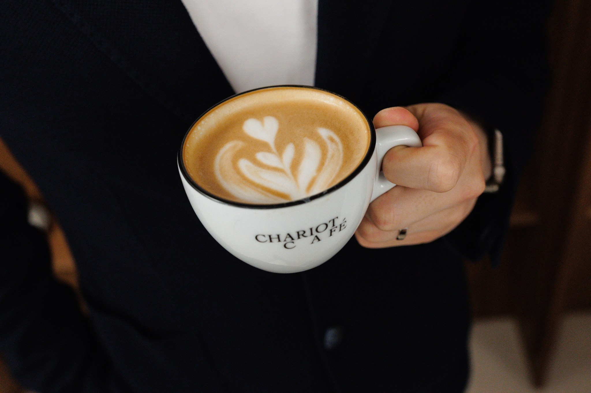 Cununie civila Andreea si Daniel - Sedinta foto la Chariot Cafe. Fotograf nunta Bucuresti - Manu Ivanciu | Fotograf botez