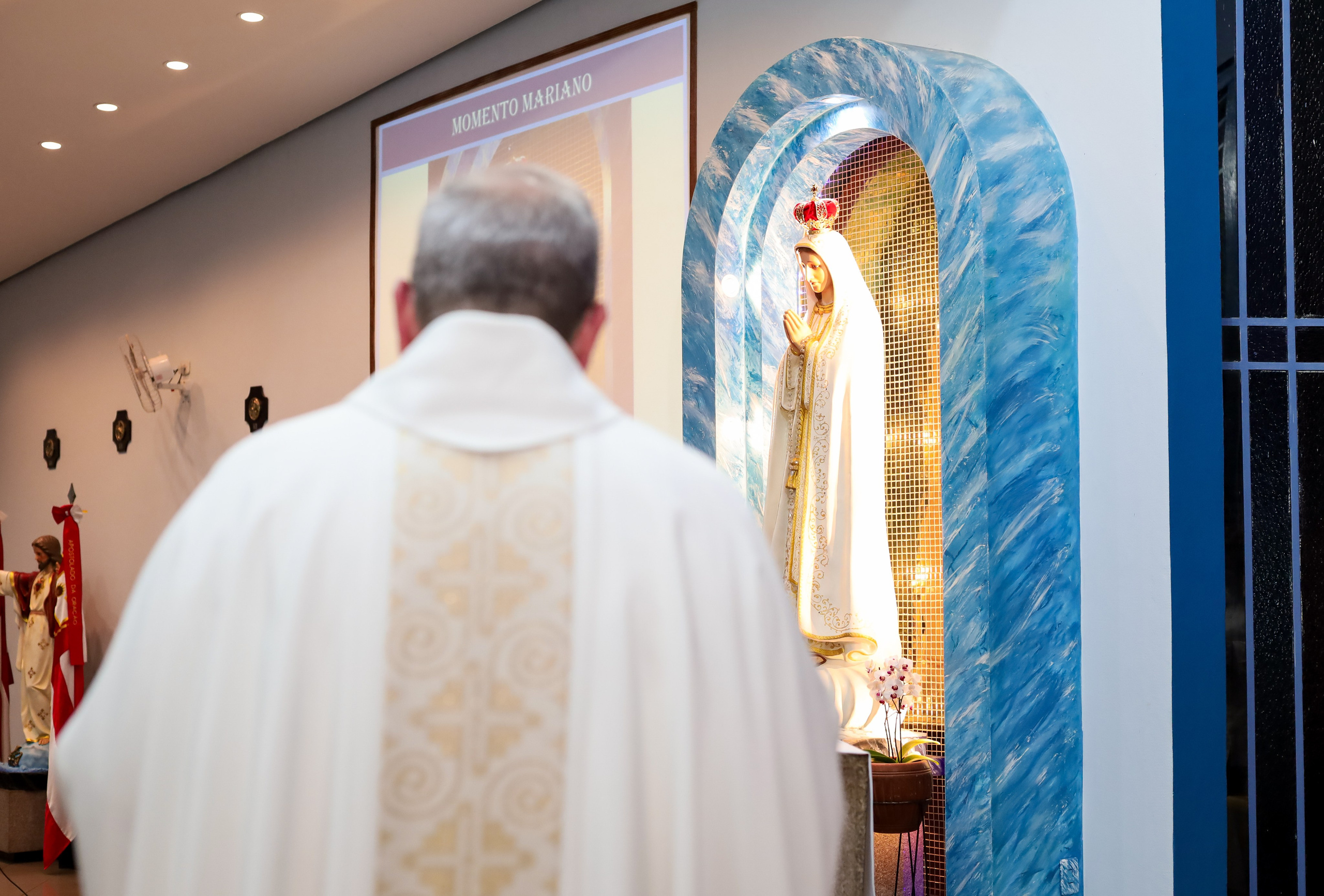 Primeira Eucaristia. Fotógrafo de momentos Sagrados
