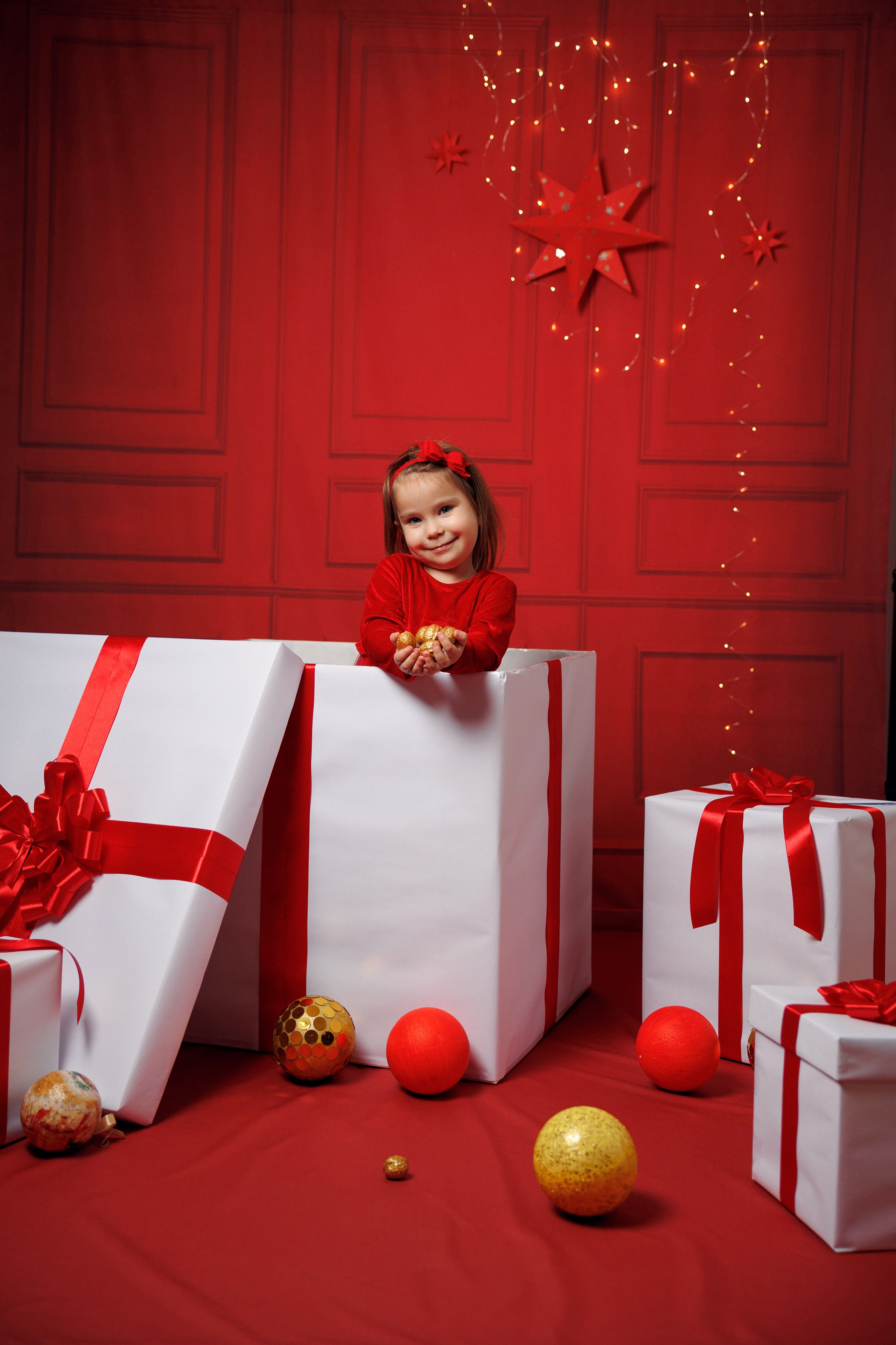 Sesja świąteczna Szczecin | Mini sesje świąteczne Szczecin | Mini sesje świąteczne | Sesja świąteczna w studio | Sesja świąteczna rodzinna cena | Mini sesja rodzinna Szczecin| Sesje świąteczne rodzinne | Sesja zdjęciowa • świąteczna sesja zdjęciowa • minimalistyczne aranżacje • zdjęcia lifestylowe • rodzinne świeta • świąteczny czas • voucher • prezent • fotografia rodzinna