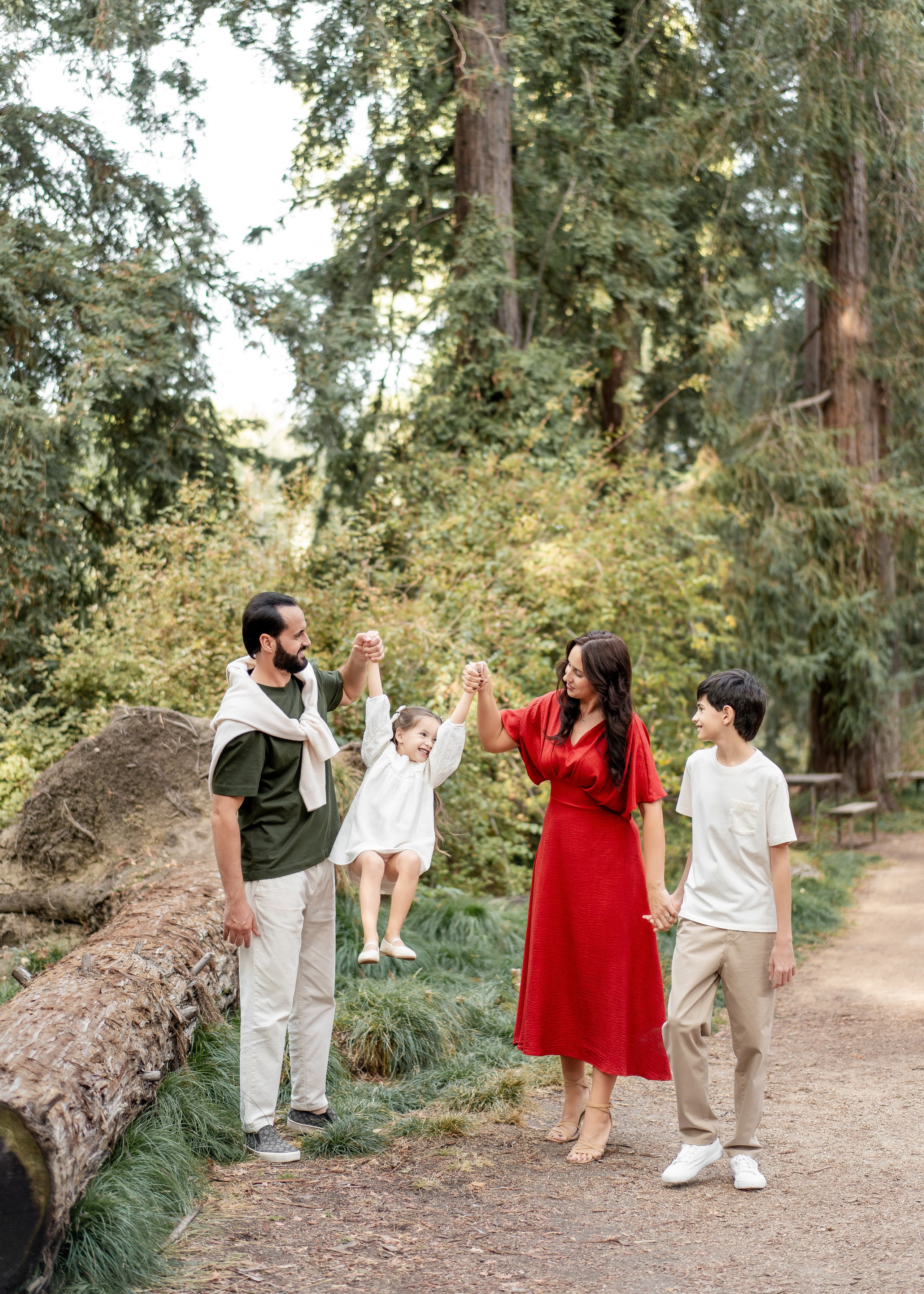 Mikhailov family. Family photographer in Sacramento | Sofia Pavenko