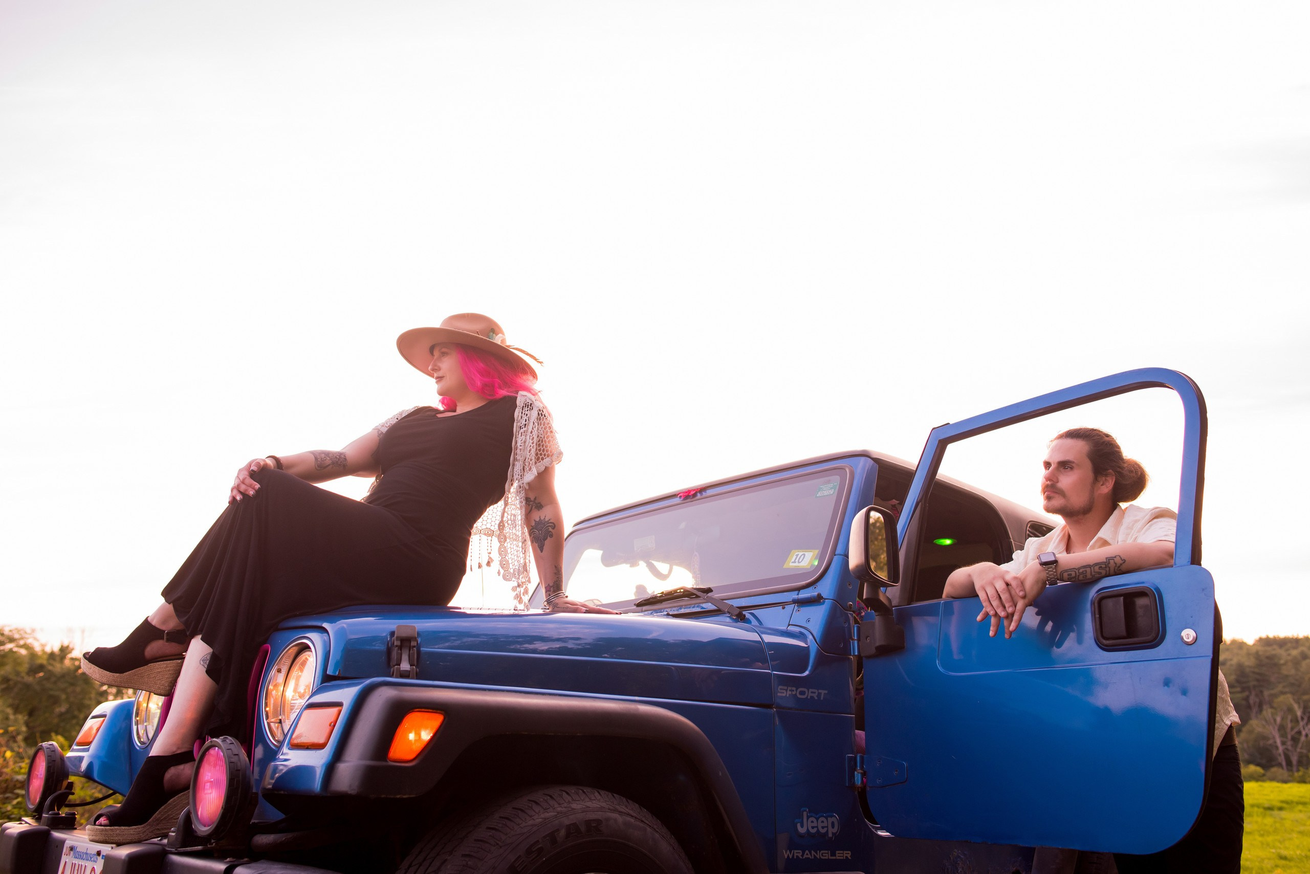 A blue Jeep, a Sunset, and a Love Story: Amanda & Sam’s Engagement Session in Medfield, MA. Wedding photographer in Orlando, Boston & New York Anderson Marques