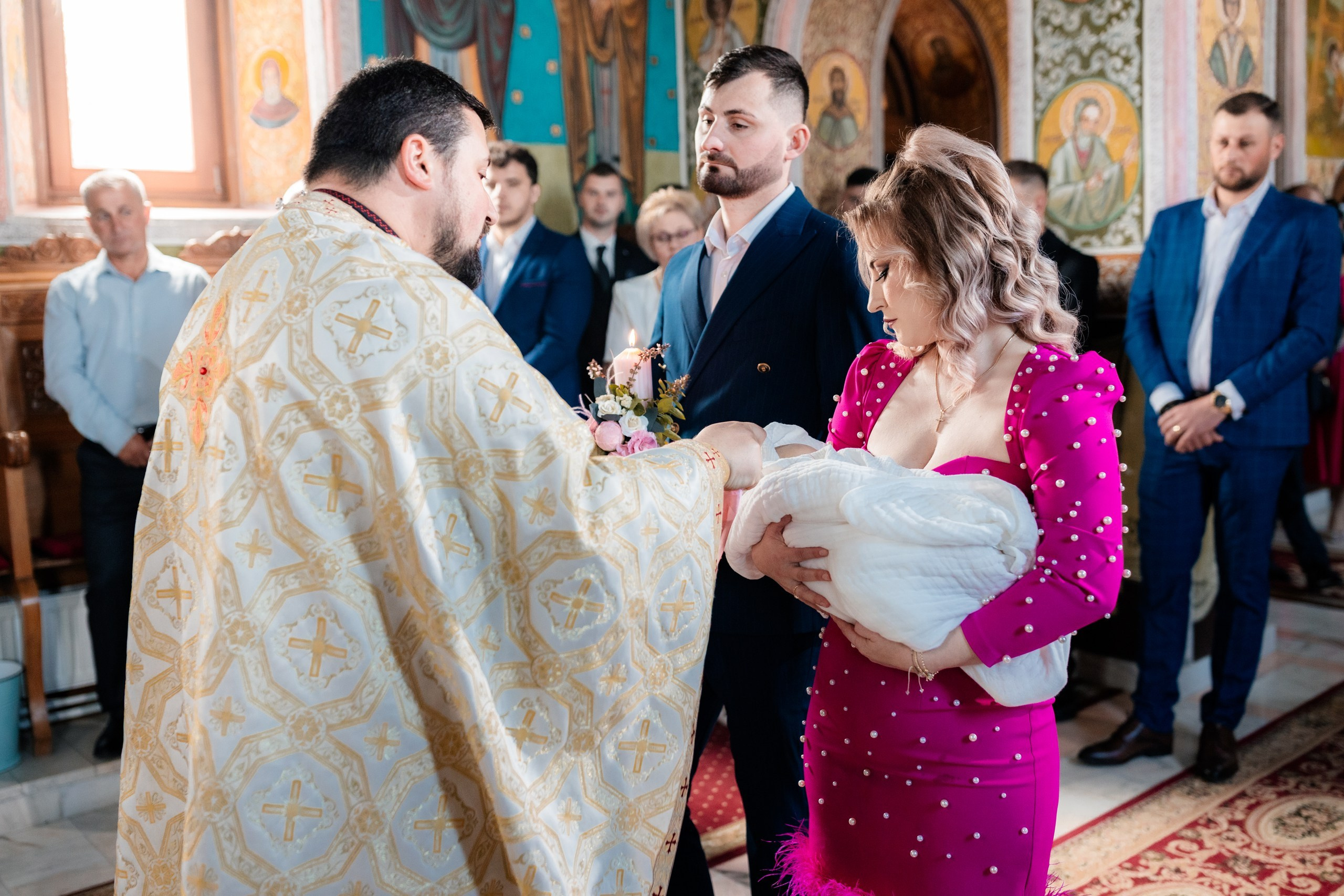 fotograf botez Miruna Parascheva, fotografie botez Botoșani, fotograf Alin Chirilă, amintiri botez, fotografii botez, botez Miruna Parascheva, fotograf copii, fotografie botez în Botoșani-alt="botez Miruna Parascheva, fotografie botez Alin Chirilă, amintiri botez, fotografii emoționante botez Botoșani"-- fotografii-botez-bebelus- amintiri-botez-micuț- moment-sfânt-crestinare- fotografie-emotionanta-botez- detalii-botez-bebelusi- parinti-fericiti-la-botez- fotograf-botez-profesionist- botez-in-biserica-ortodoxa- micuț-botezat-cu-emoție- zâmbete-și-lacrimi-la-botez- bebeluș-la-cristelniță- decor-botez-colorat- botez-cu-dragoste-și-credință- emotie-pura-la-botez- fotograf-botez-botosani- botez-iasi-suceava-fotograf- amintiri-nepretuite-botez