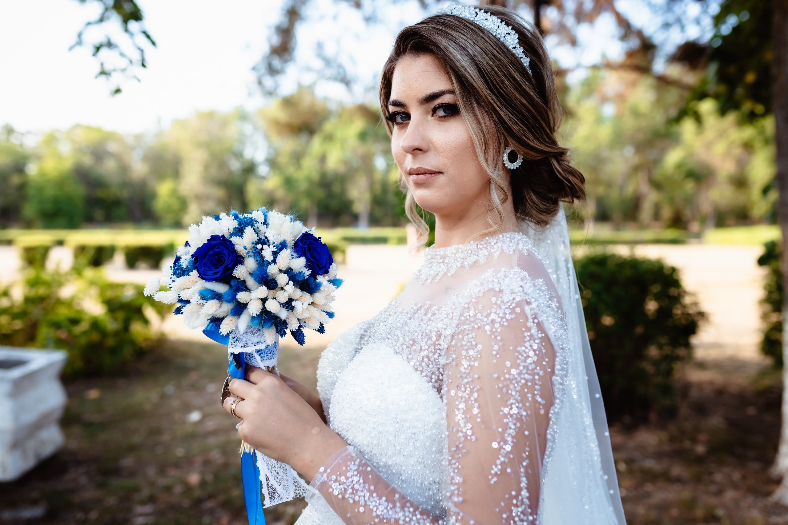 Mireasa in cimitir. Stefan Teodorescu — Fotograf de Nunta