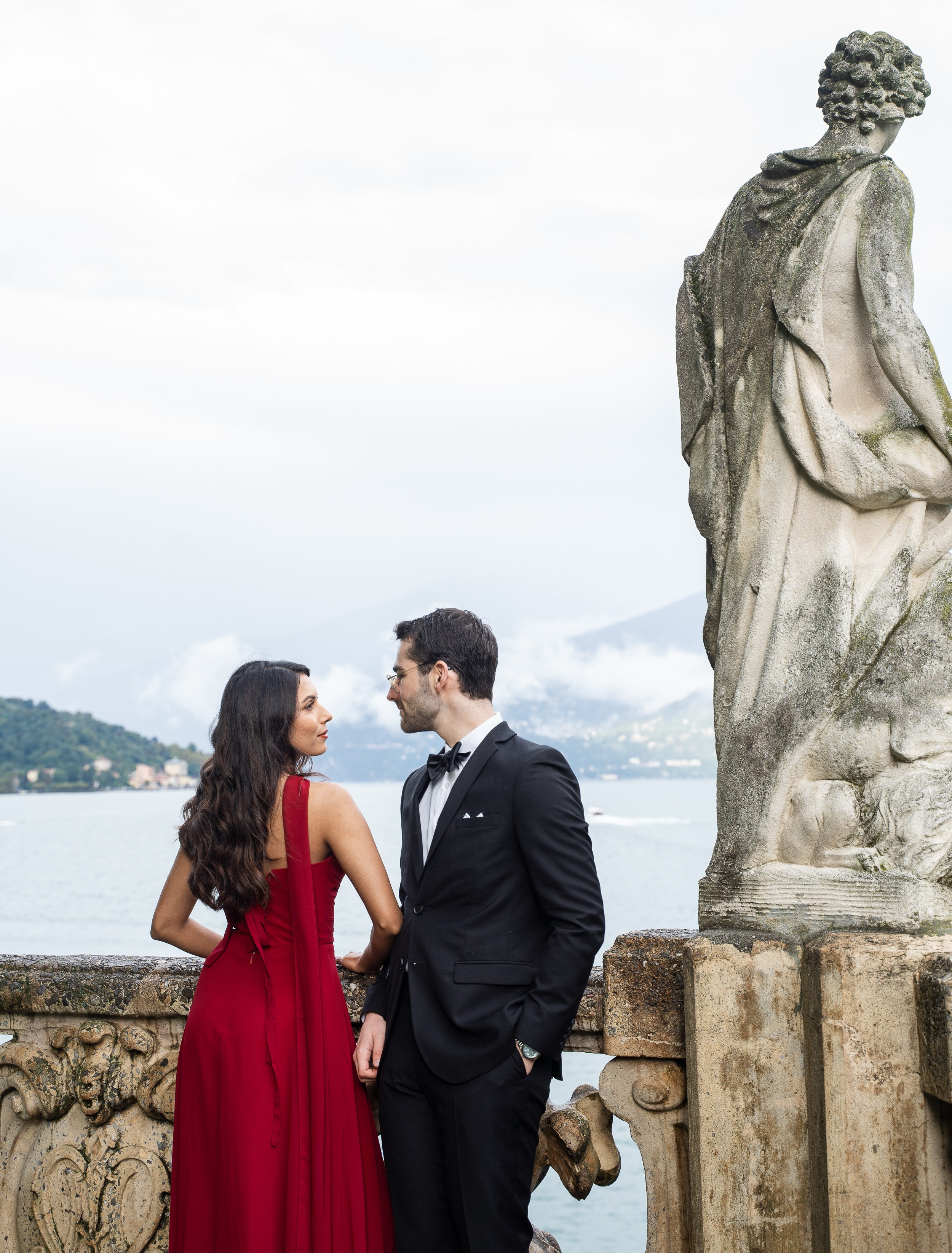 Engagement Photoshoot at the Villa Balbianello. Proposal Photographer in Lake Como