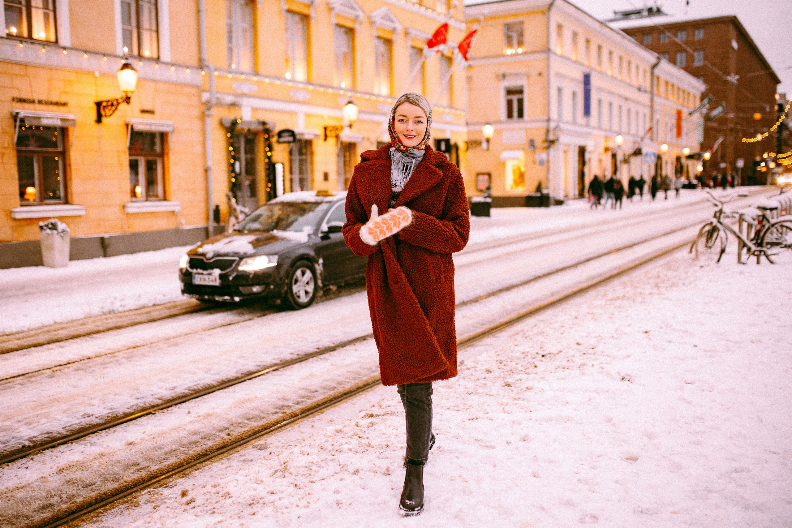 Uuden Vuoden lahja. Valokuvaaja Lahti, Helsinki Elena Salonen