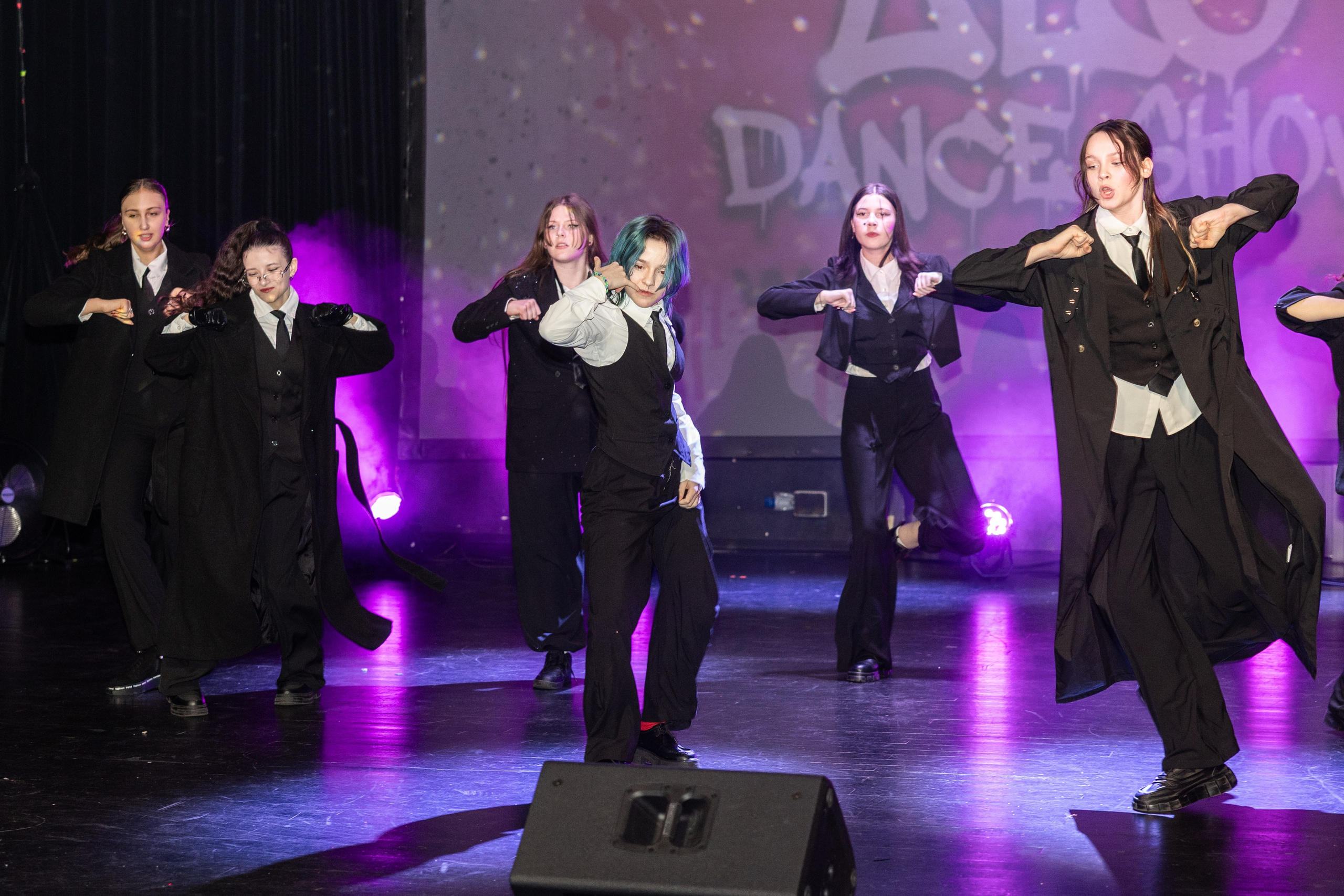 LEO DANCE SHOW WINTER 2025. Семейный и детский фотограф в Варшаве Мила Бобровская