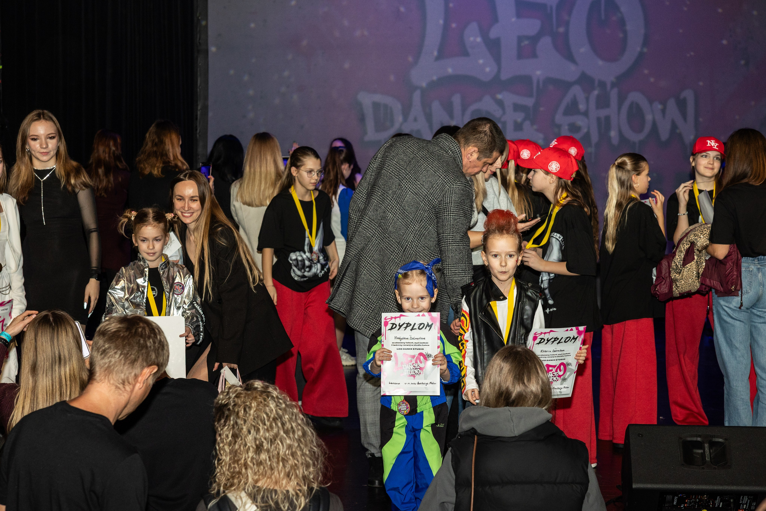 LEO DANCE SHOW WINTER 2025. Семейный и детский фотограф в Варшаве Мила Бобровская