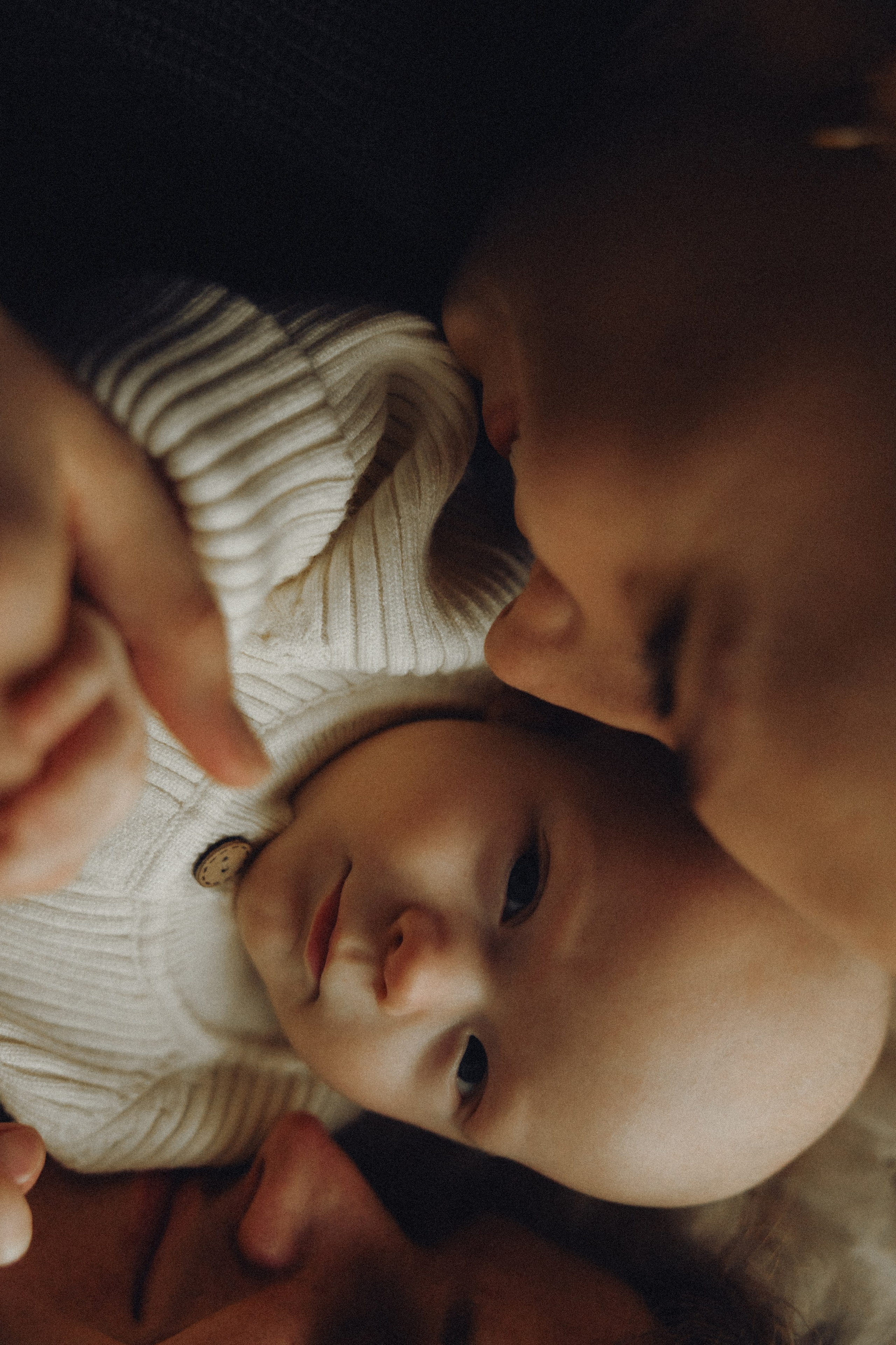Naujagimio fotosesija namuose | 2025. Vestuvių ir šeimų fotografė Lena Bondarenko / belove photo