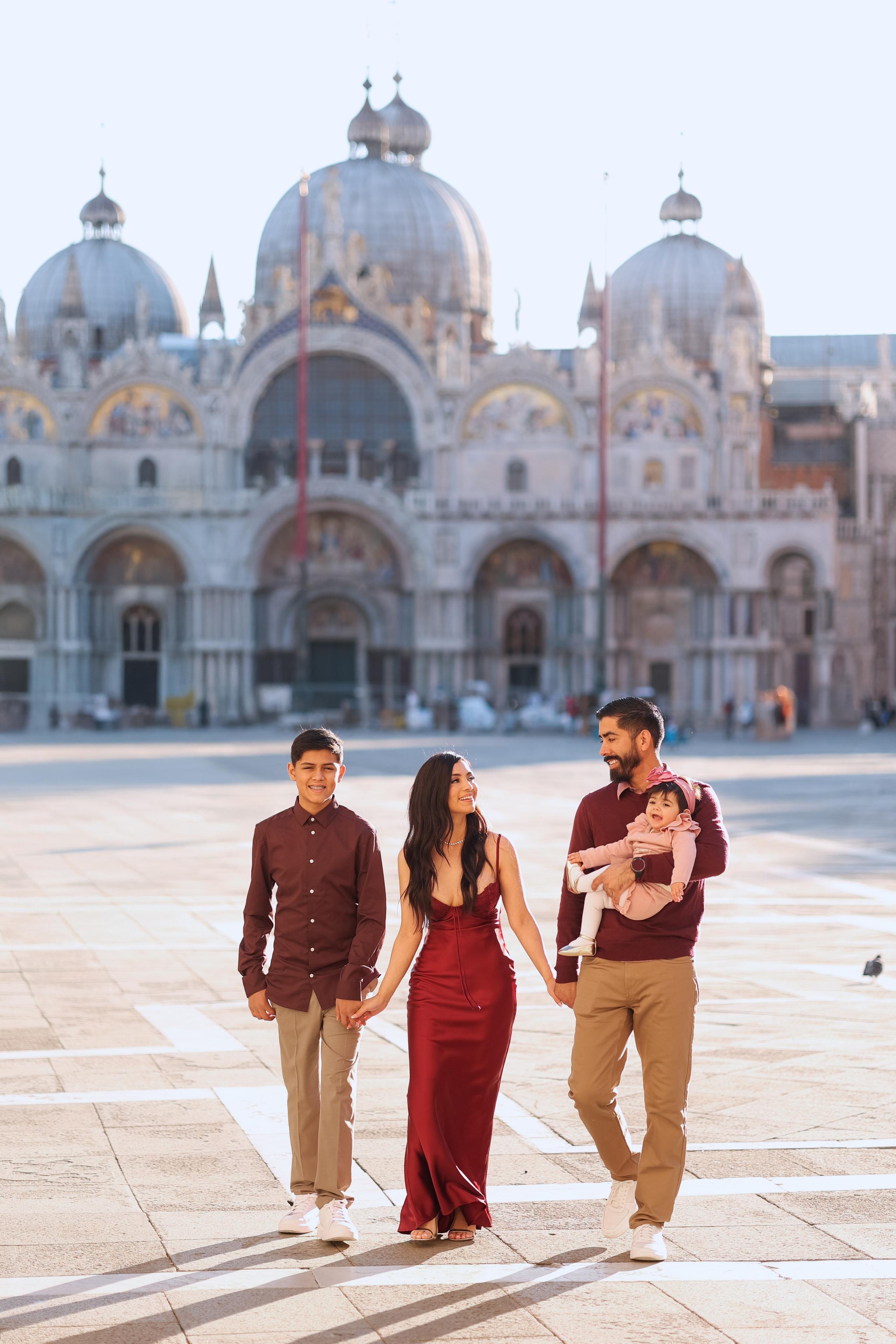 Family photo shoot in Venice. Photographer in Venice, Viktoria Antonova