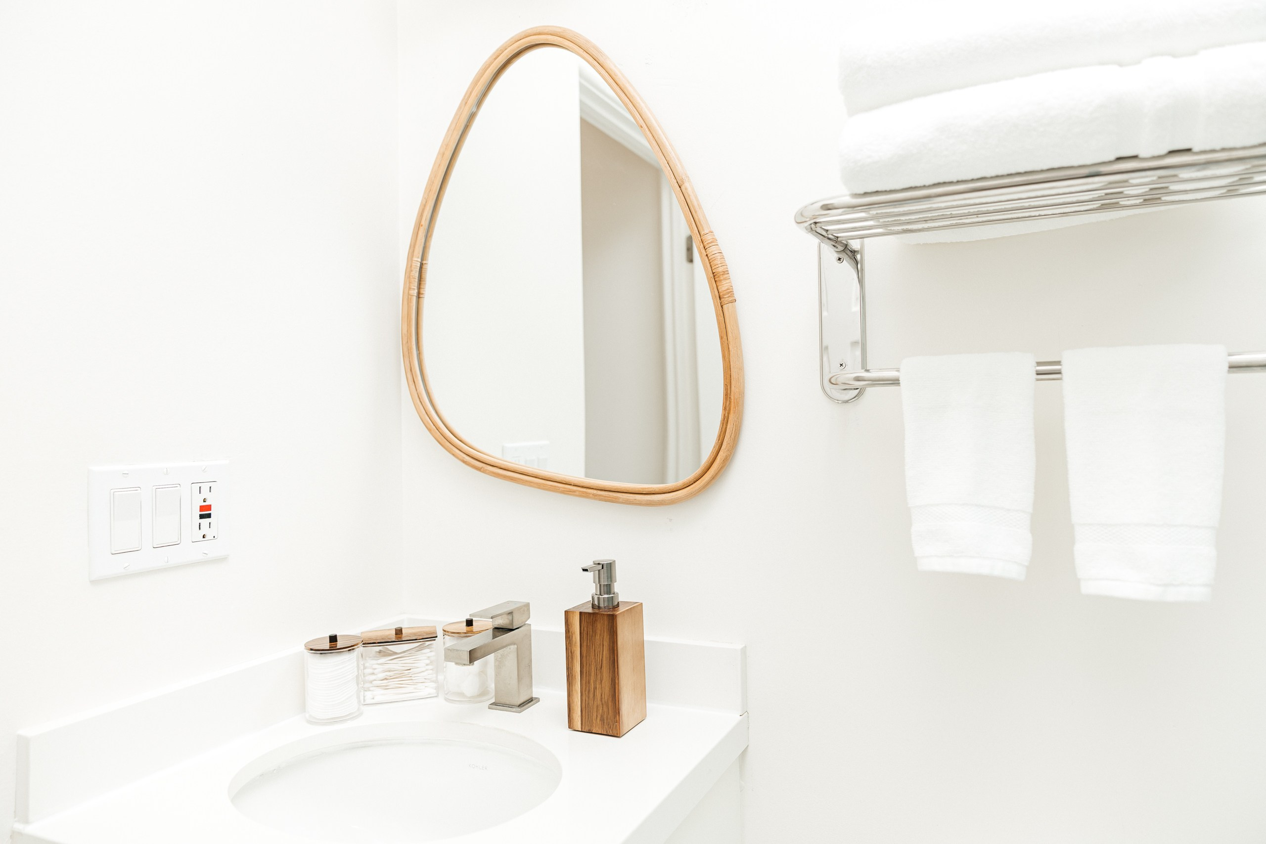 Session Apartments. Photographer Andrei White