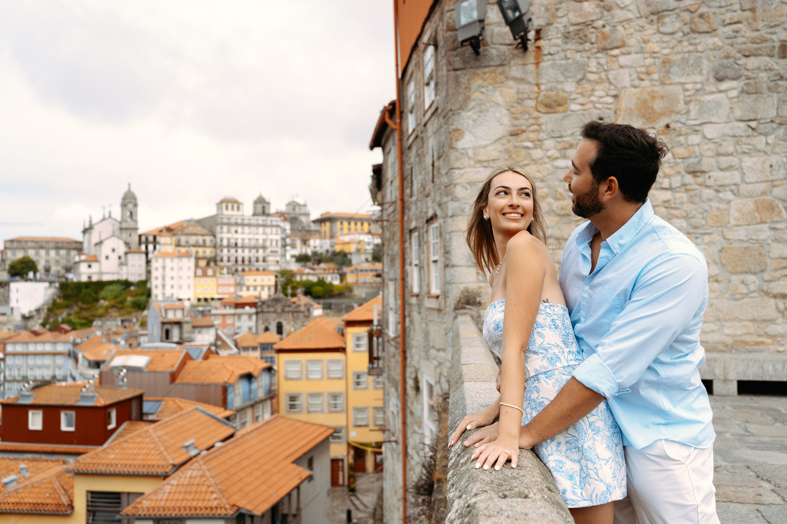 LOVE STORY IN PORTO. Sessões de fotos e vídeos, tours fotográficos em Portugal — WePortugal
