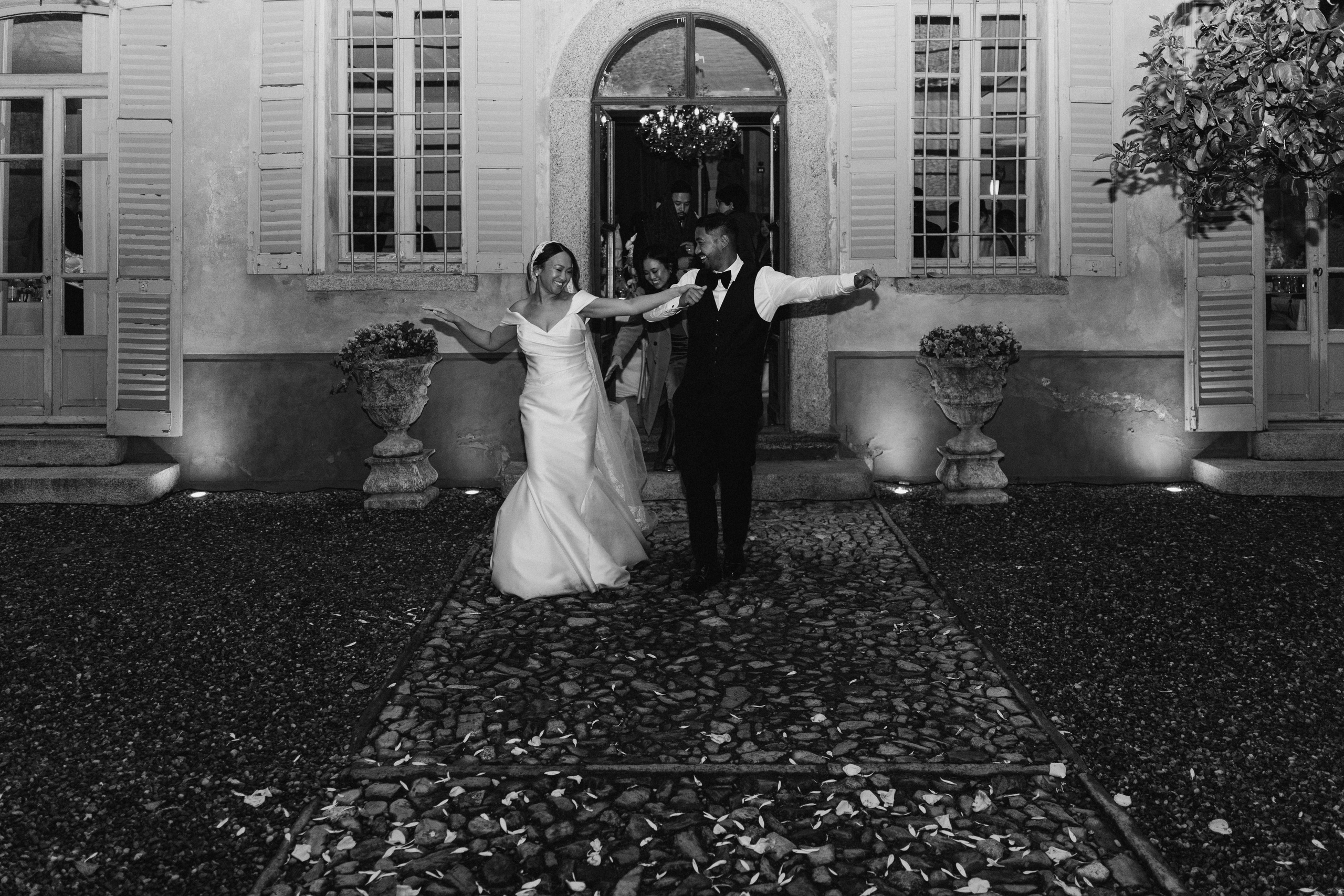 BEATRICE AND RAFAELE_LAKE COMO_Villa Regina Teodolinda. PHOTOGRAPHER IN ITALY