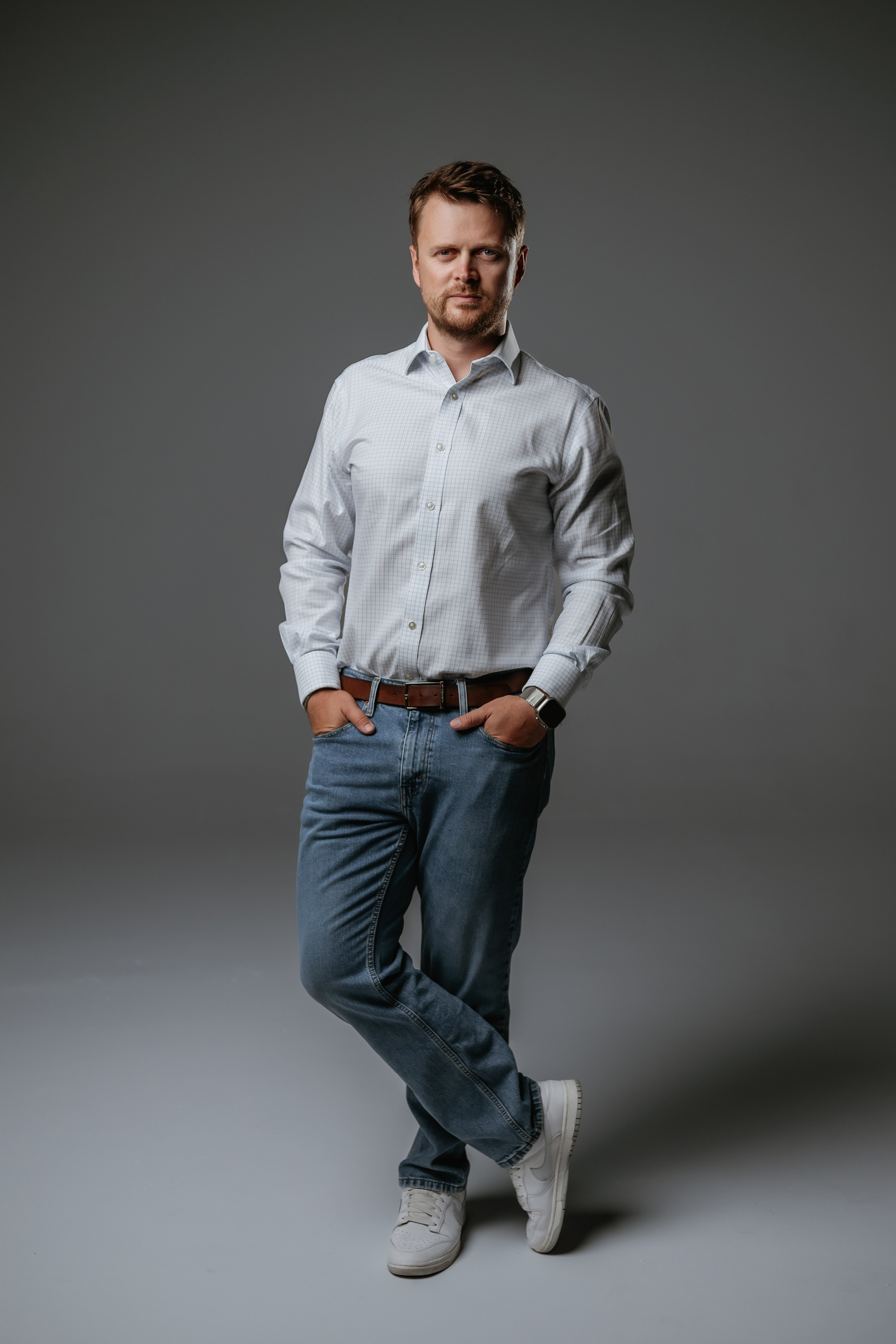 Male headshot. Elena Gorobets. Photographer in Zagreb