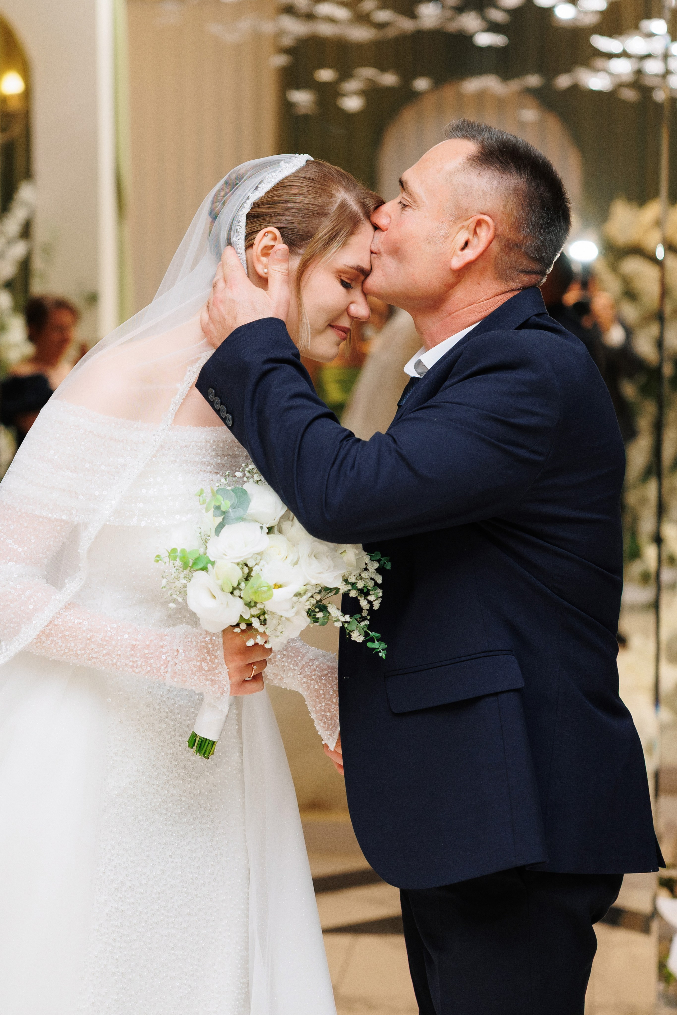 Fotograf de nuntă documentar, fără regii forțate, cadre naturale, fotografie pe film și digital, disponibil oriunde.