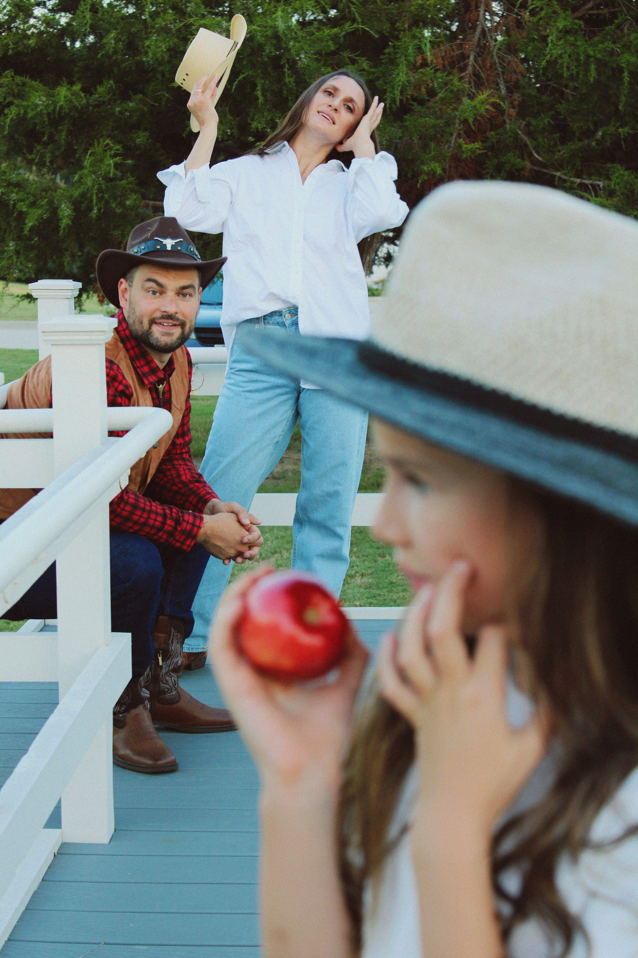 Texas Countryside Family Photoshoot in Cowboy Style. Lana Petrychenko — Portrait & Family Photographer. Valencia, Spain