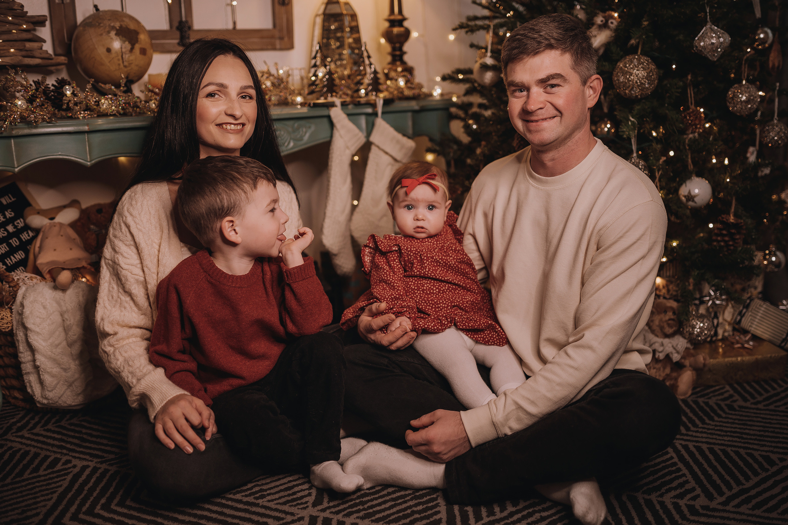 12.03.2022 Christmas Photoshoot 13. Wedding family event photographer in Chicago Nick Yushevich