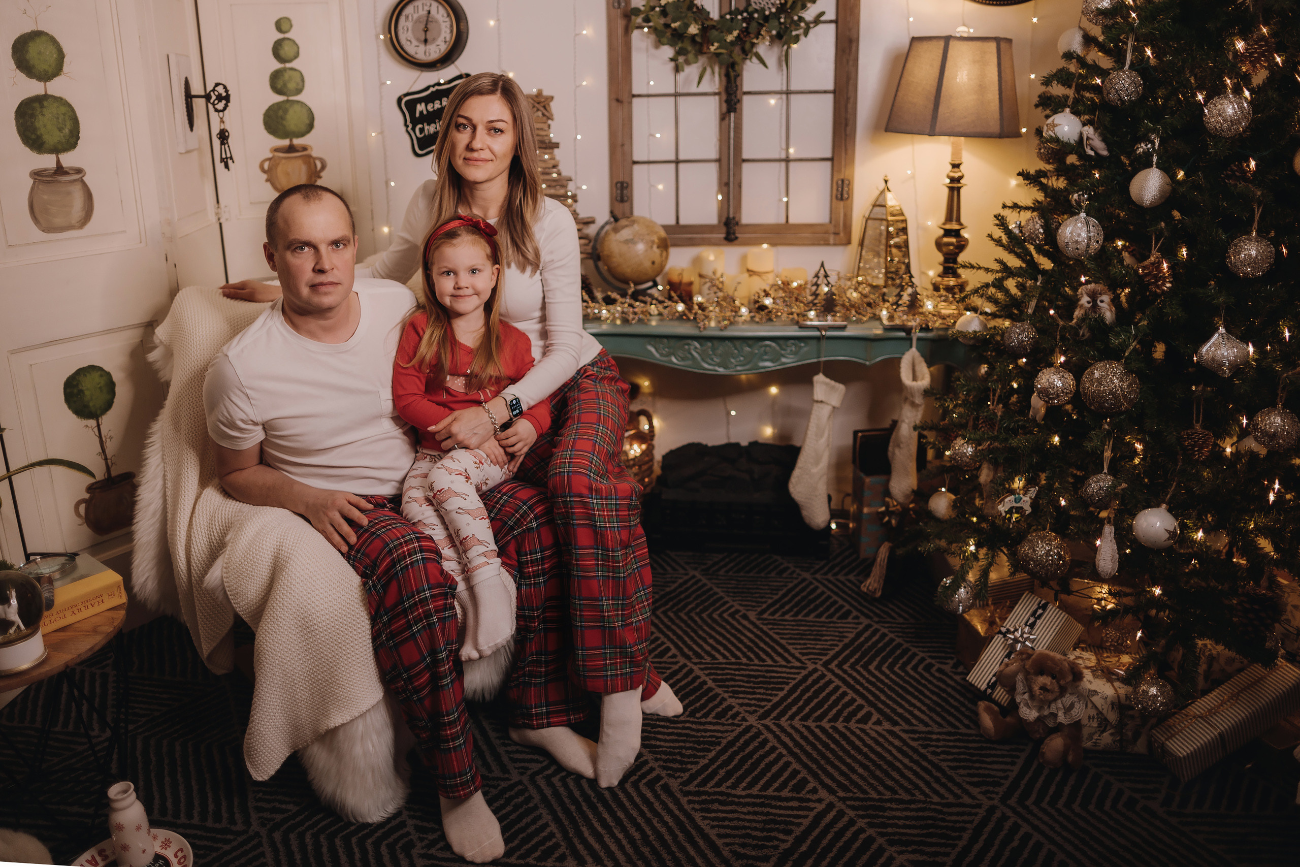 13.12.2022 Christmas Photoshoot 20. Wedding family event photographer in Chicago Nick Yushevich